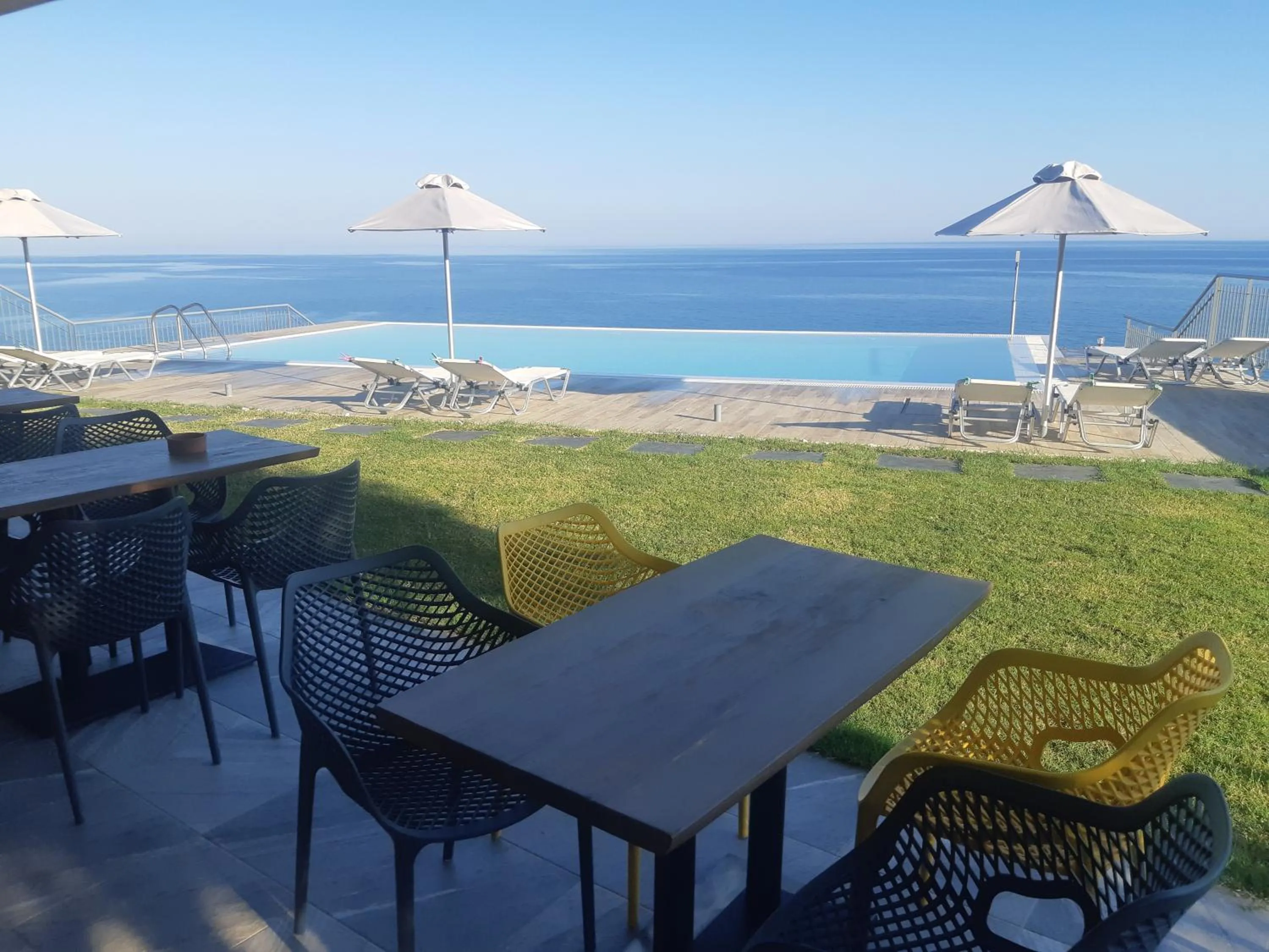 Lounge or bar in Portela Suites Kastri