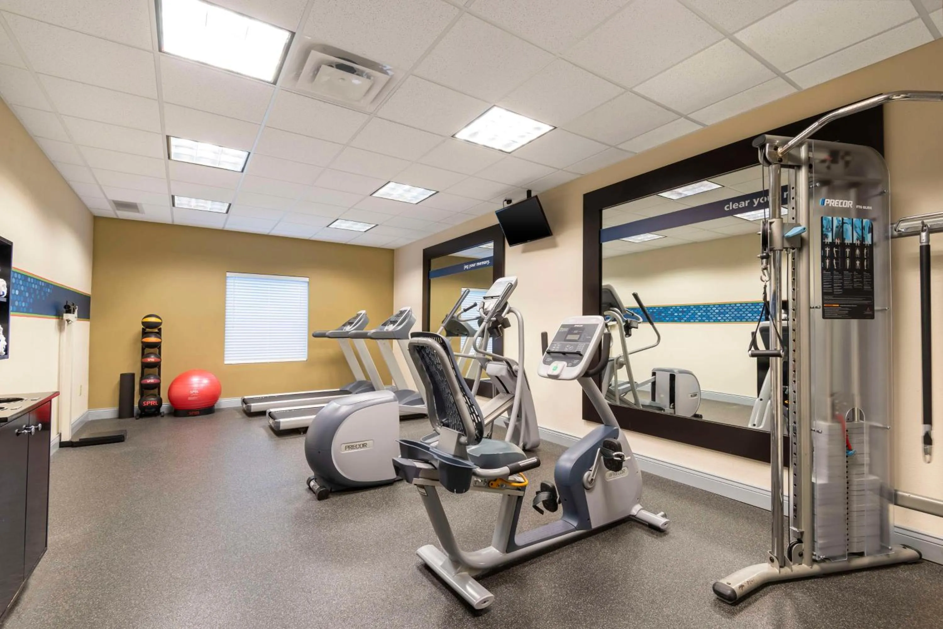 Fitness centre/facilities in Hampton Inn & Suites Fort Myers-Colonial Boulevard