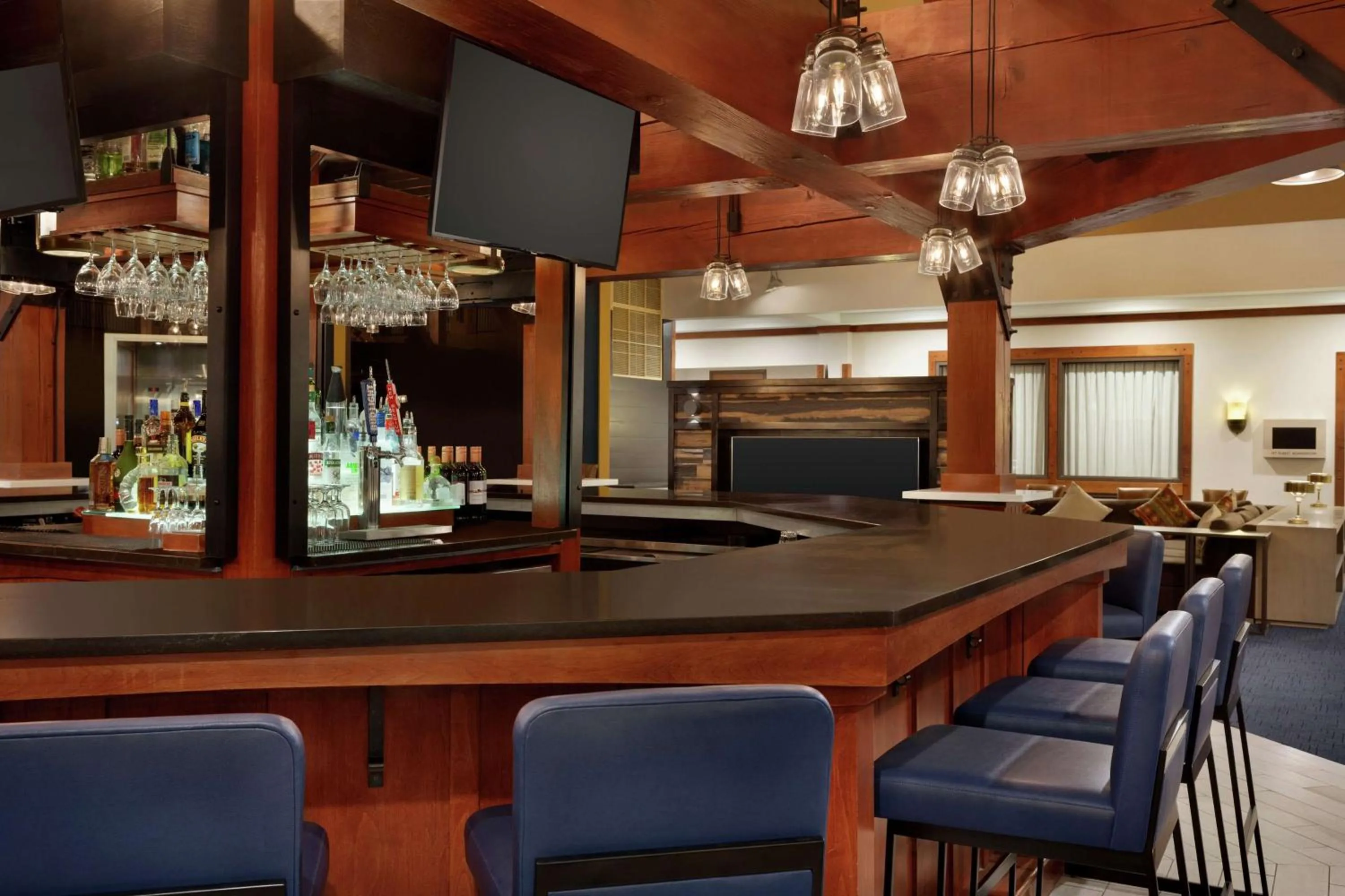 Restaurant/places to eat in Embassy Suites by Hilton Denver International Airport