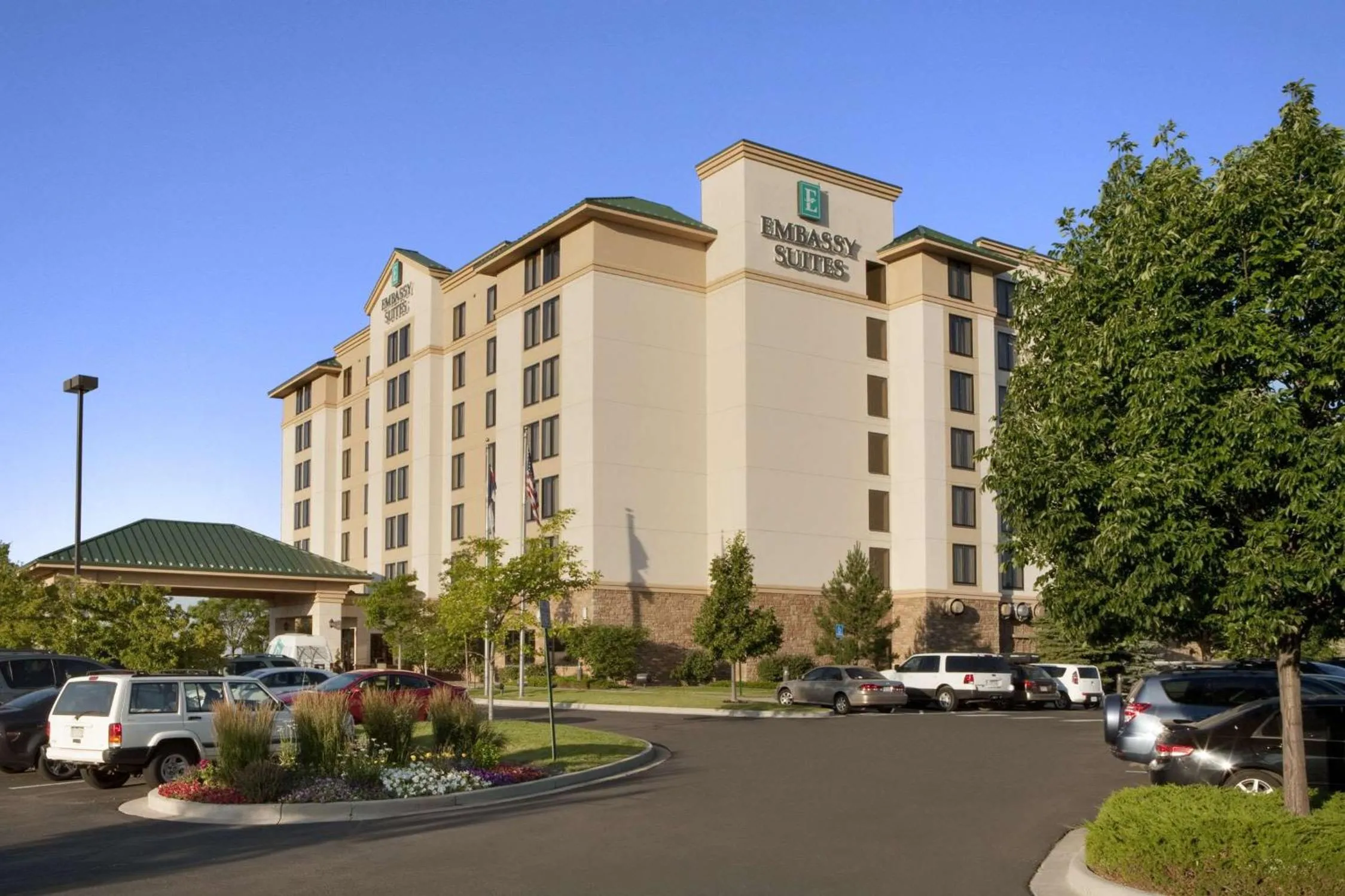 Property building in Embassy Suites by Hilton Denver International Airport