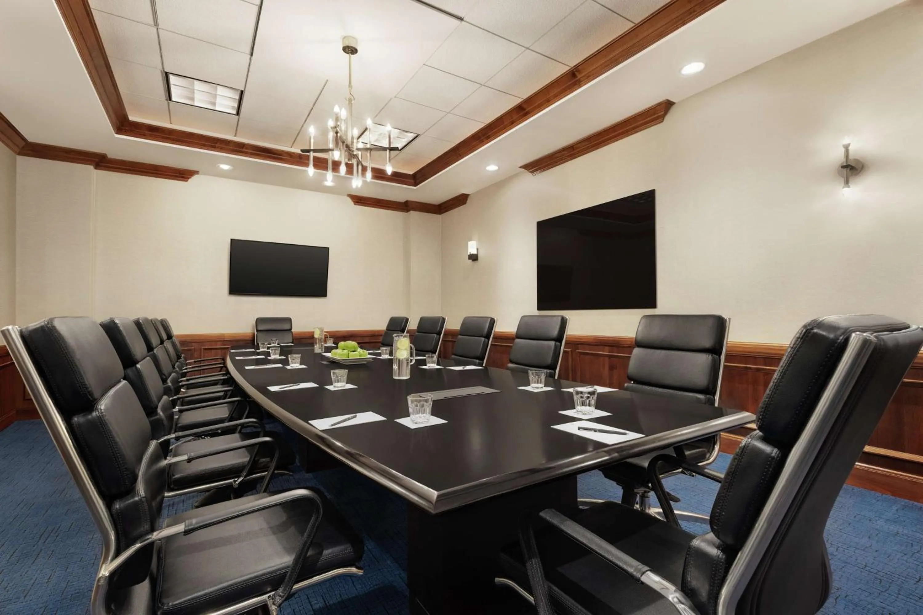 Meeting/conference room in Embassy Suites by Hilton Denver International Airport