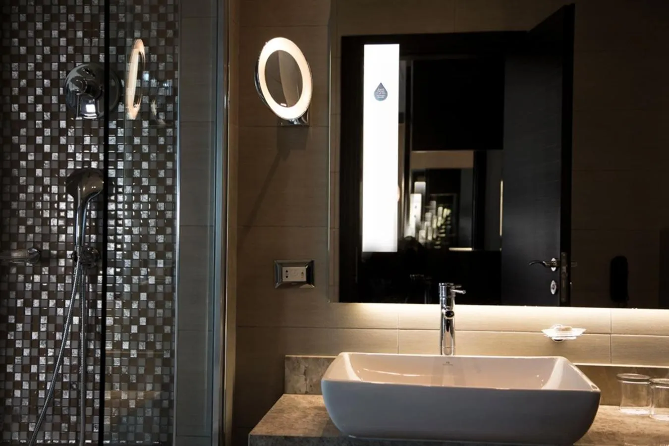 Toilet in Hilton Amman