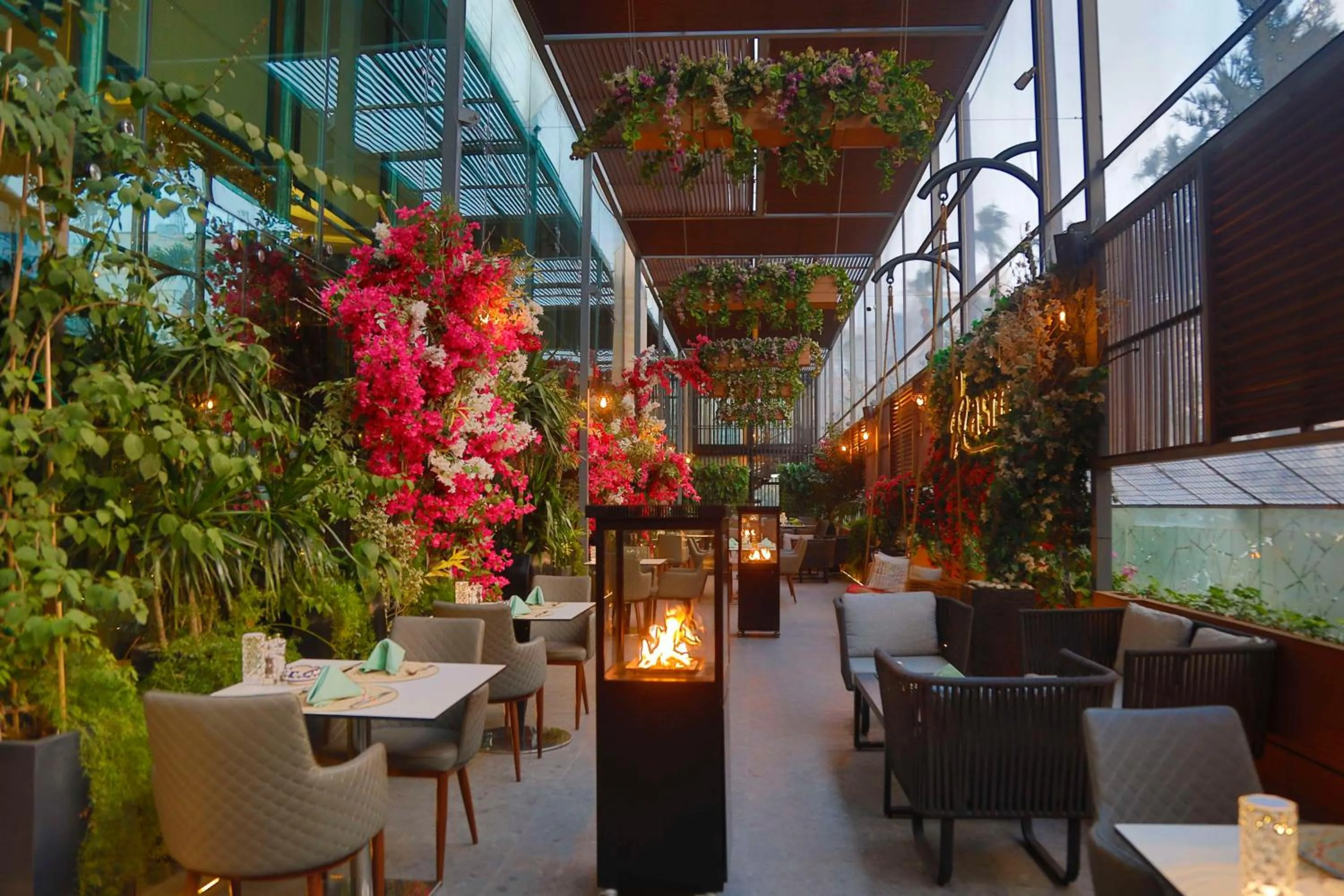 Restaurant/places to eat in Hilton Amman