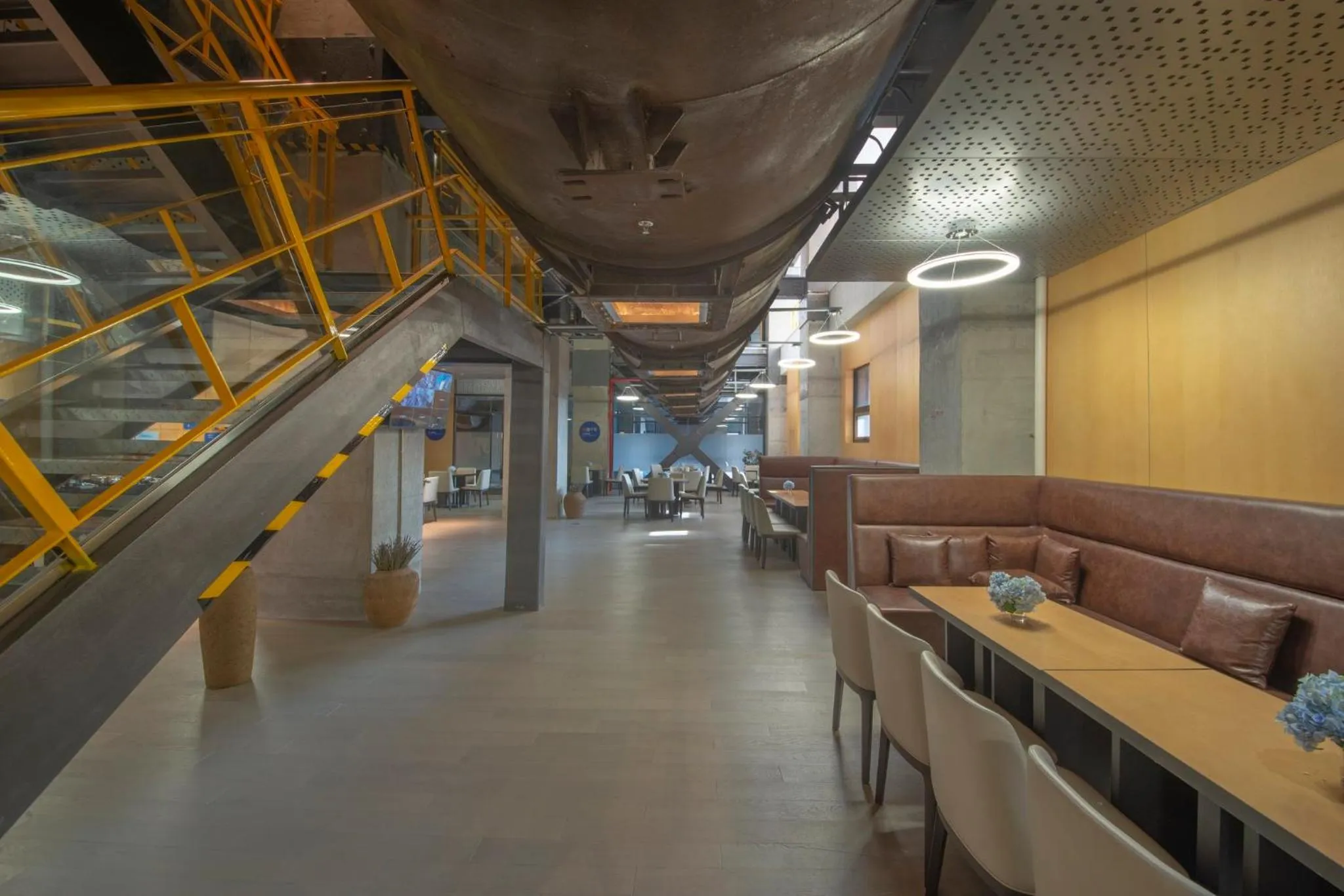 Restaurant/places to eat in Holiday Inn Express Beijing Shijingshan Parkview by IHG