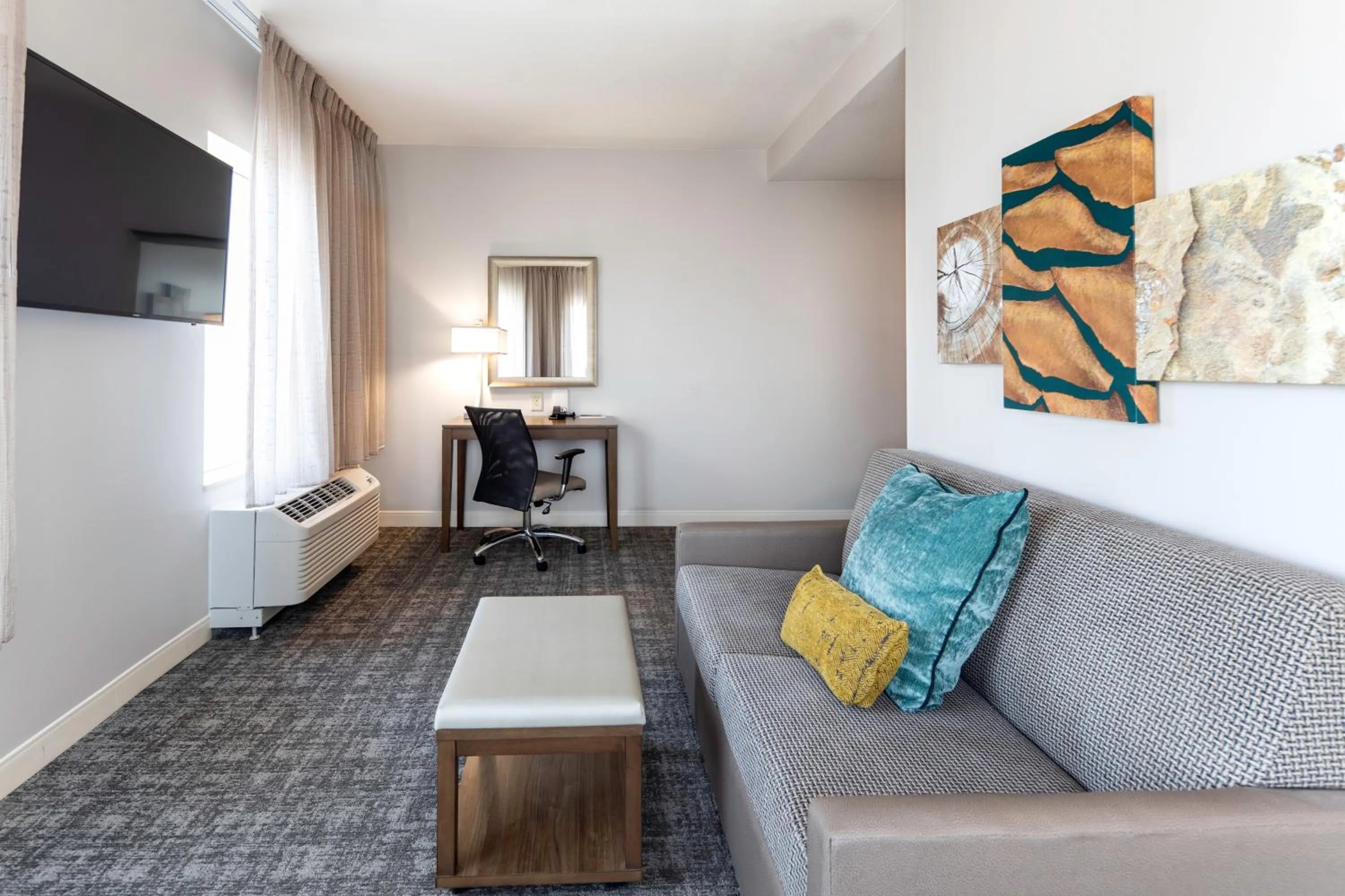 TV and multimedia in Staybridge Suites Montgomery - Downtown by IHG