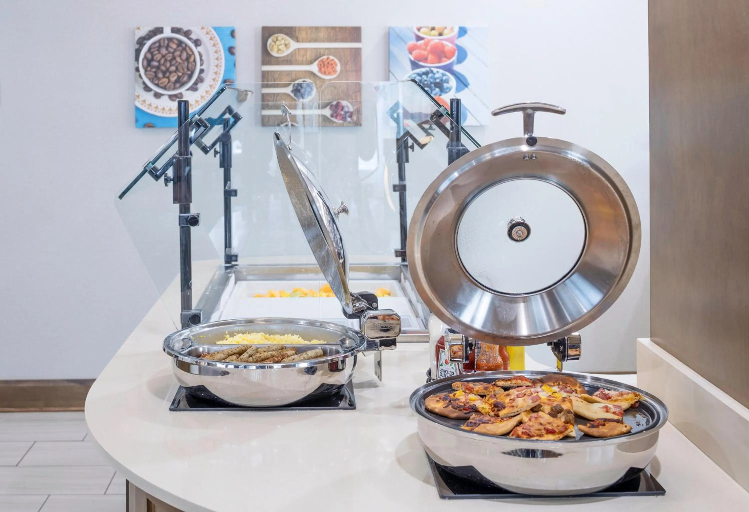 Restaurant/places to eat in Staybridge Suites Montgomery - Downtown by IHG