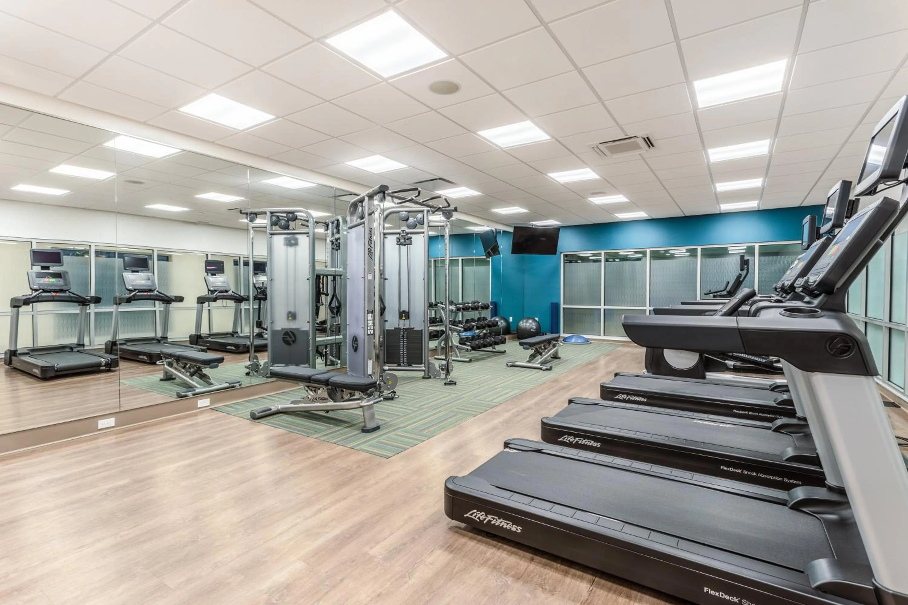 Fitness centre/facilities in Holiday Inn Express & Suites - Springfield North by IHG