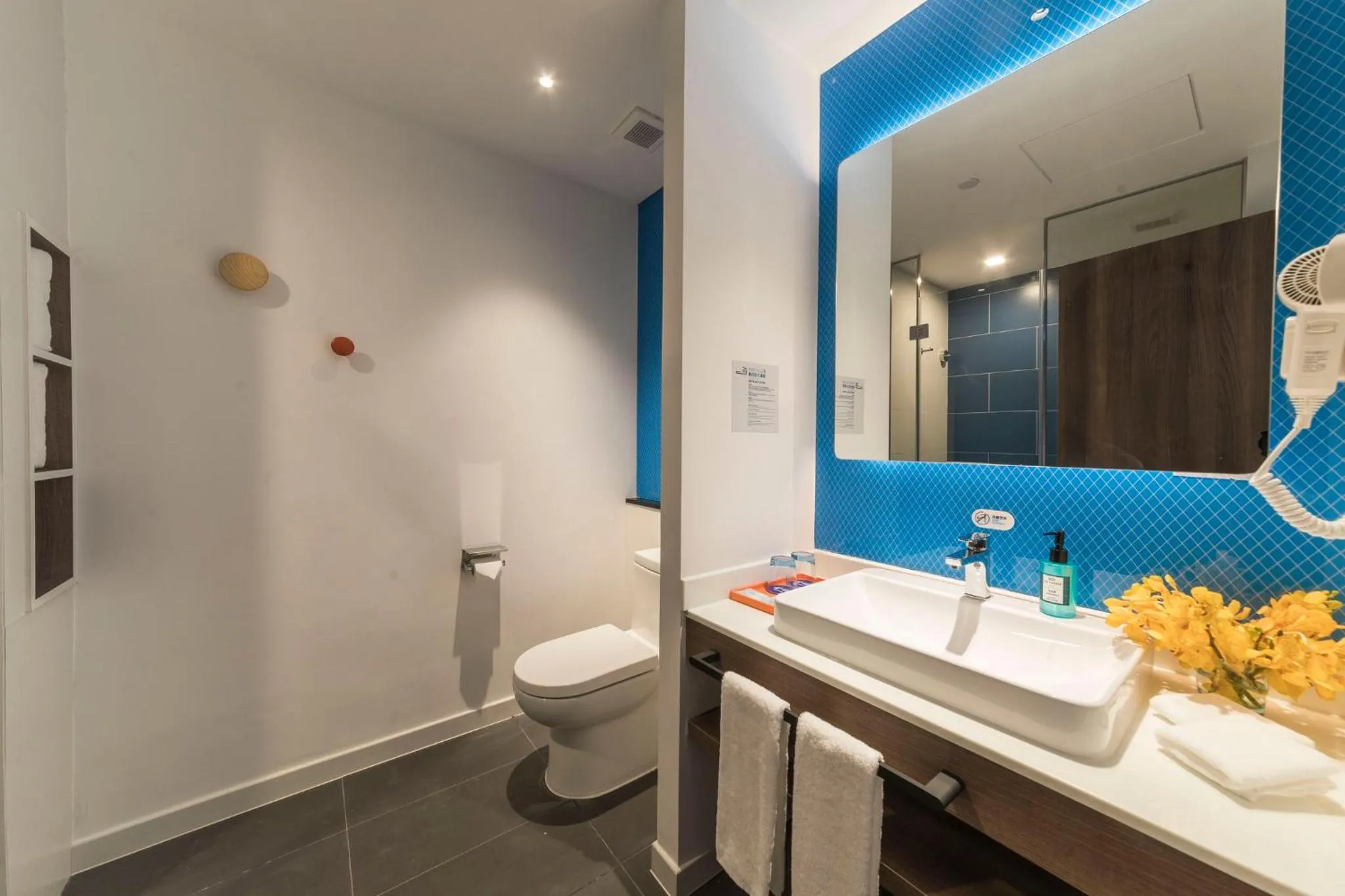 Bathroom in Holiday Inn Express Xiamen Airport Zone by IHG