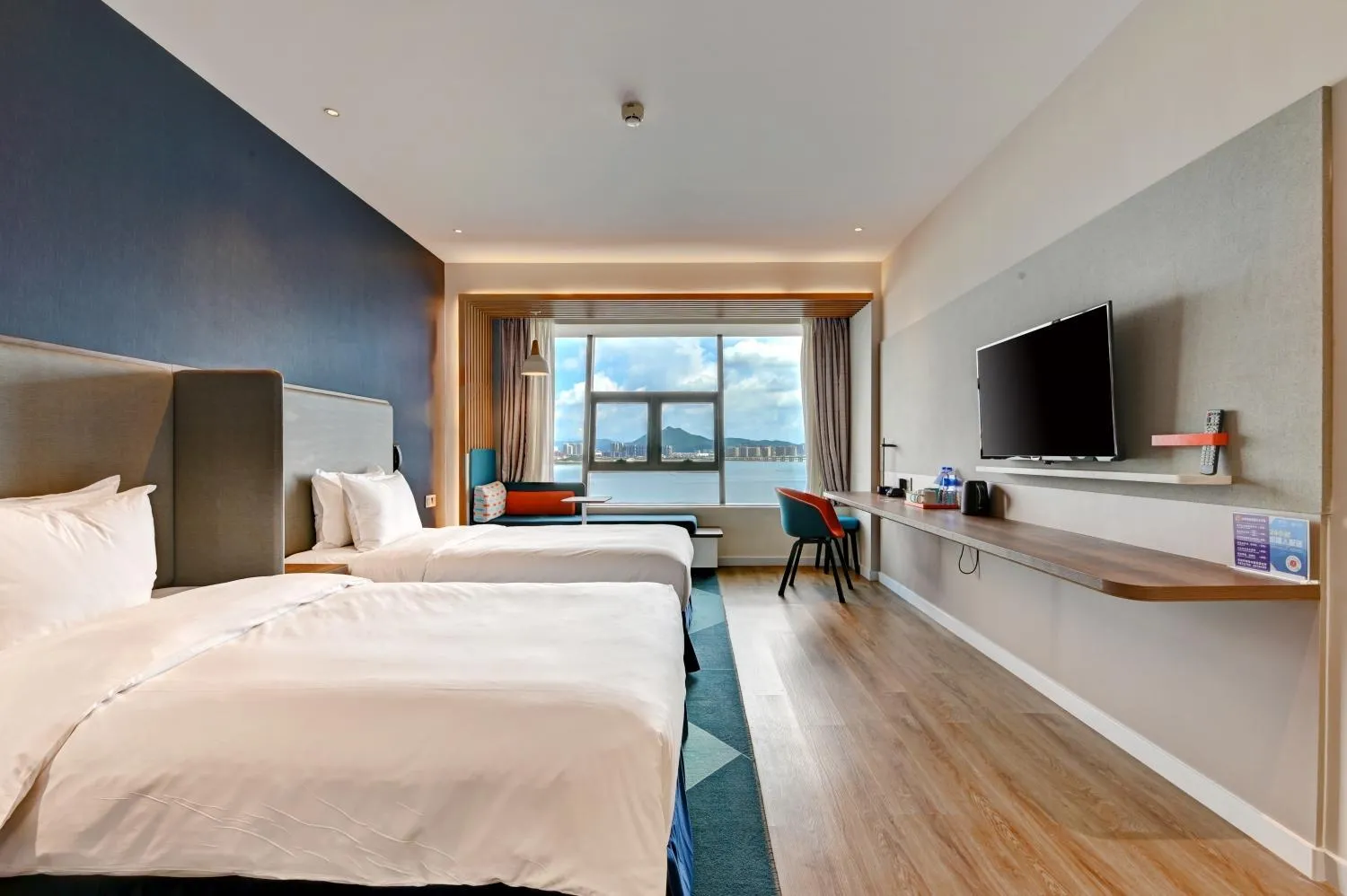 Photo of the whole room, Bed in Holiday Inn Express Xiamen Airport Zone by IHG