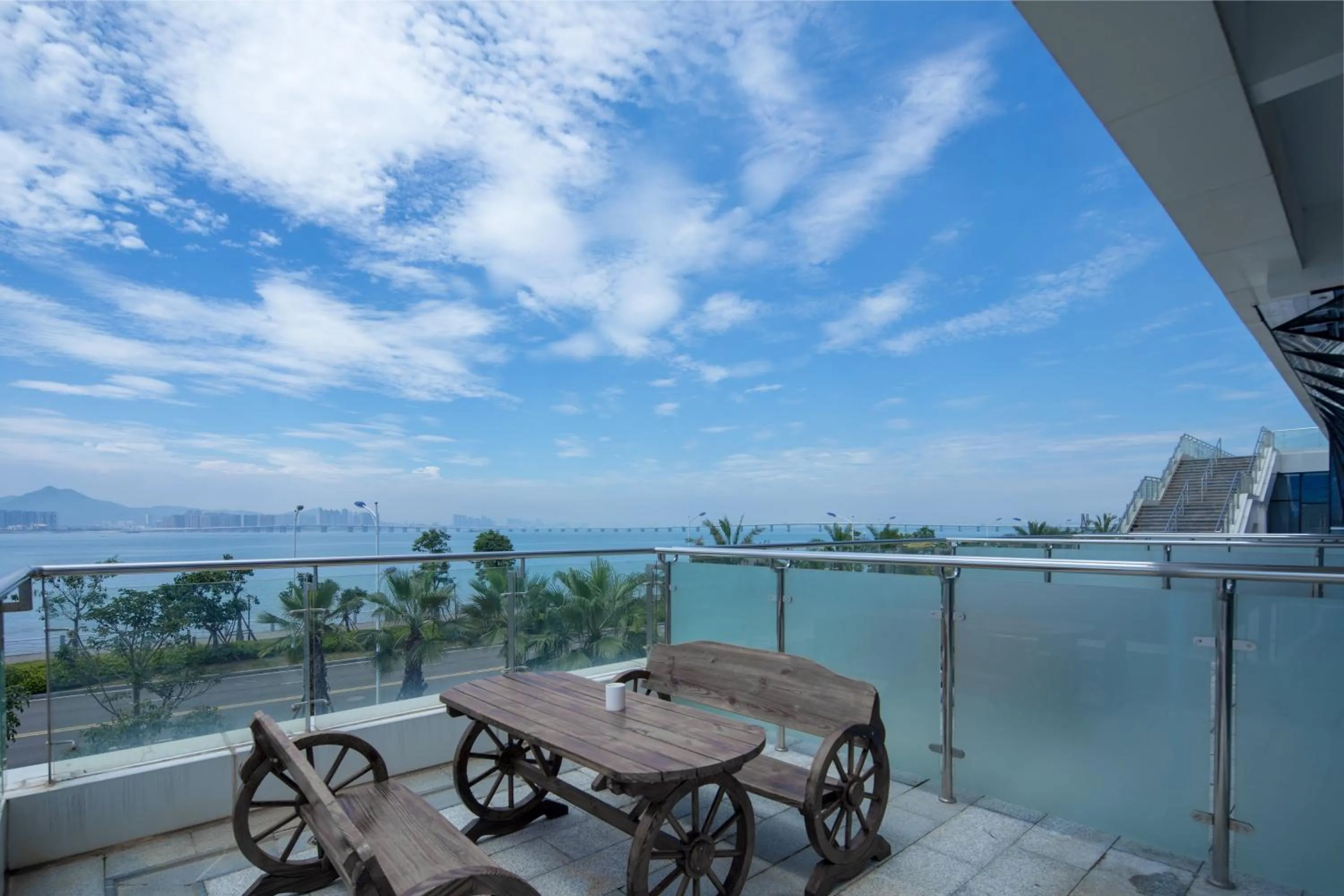 Photo of the whole room in Holiday Inn Express Xiamen Airport Zone by IHG