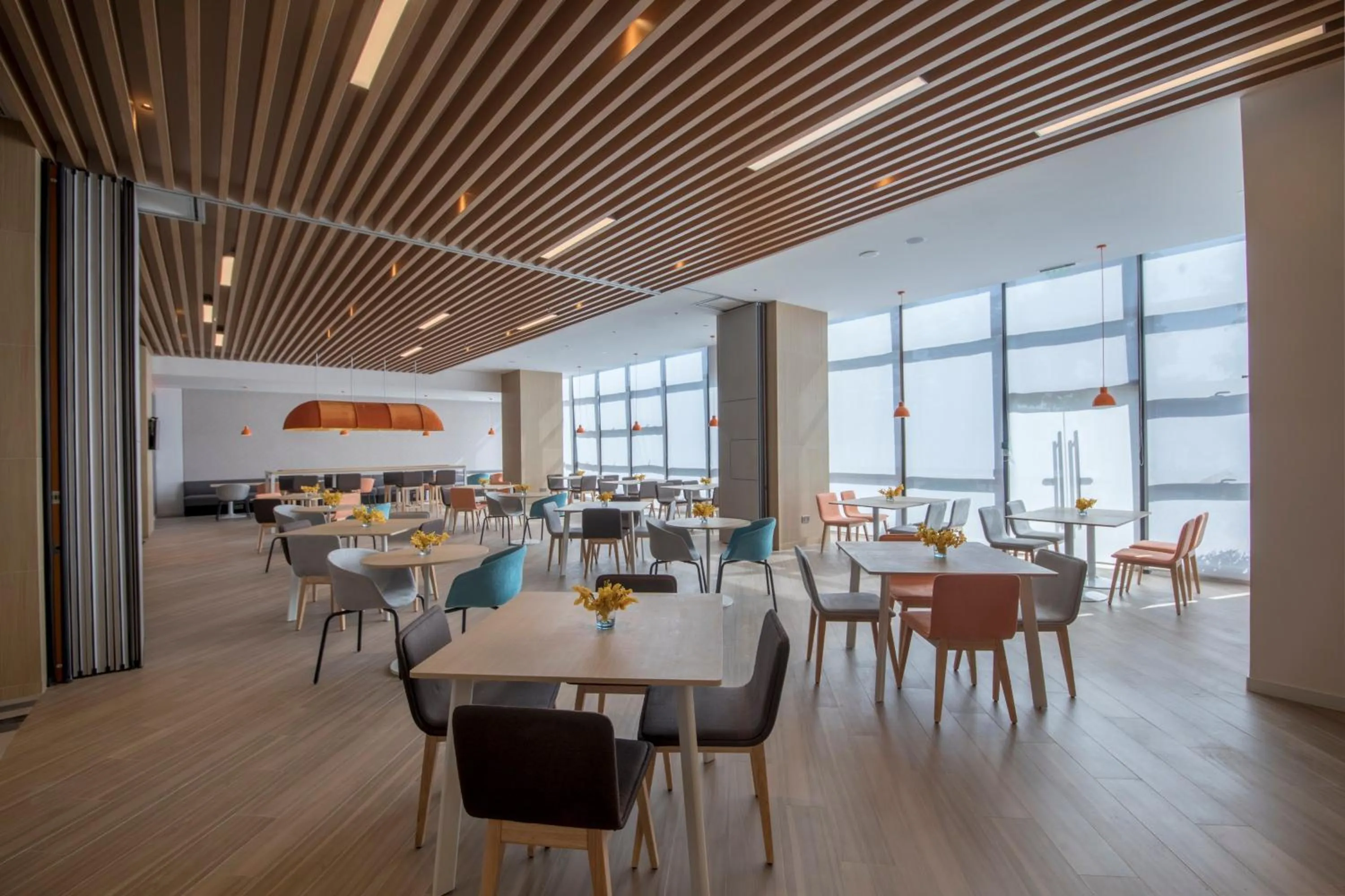 Restaurant/places to eat in Holiday Inn Express Xiamen Airport Zone by IHG