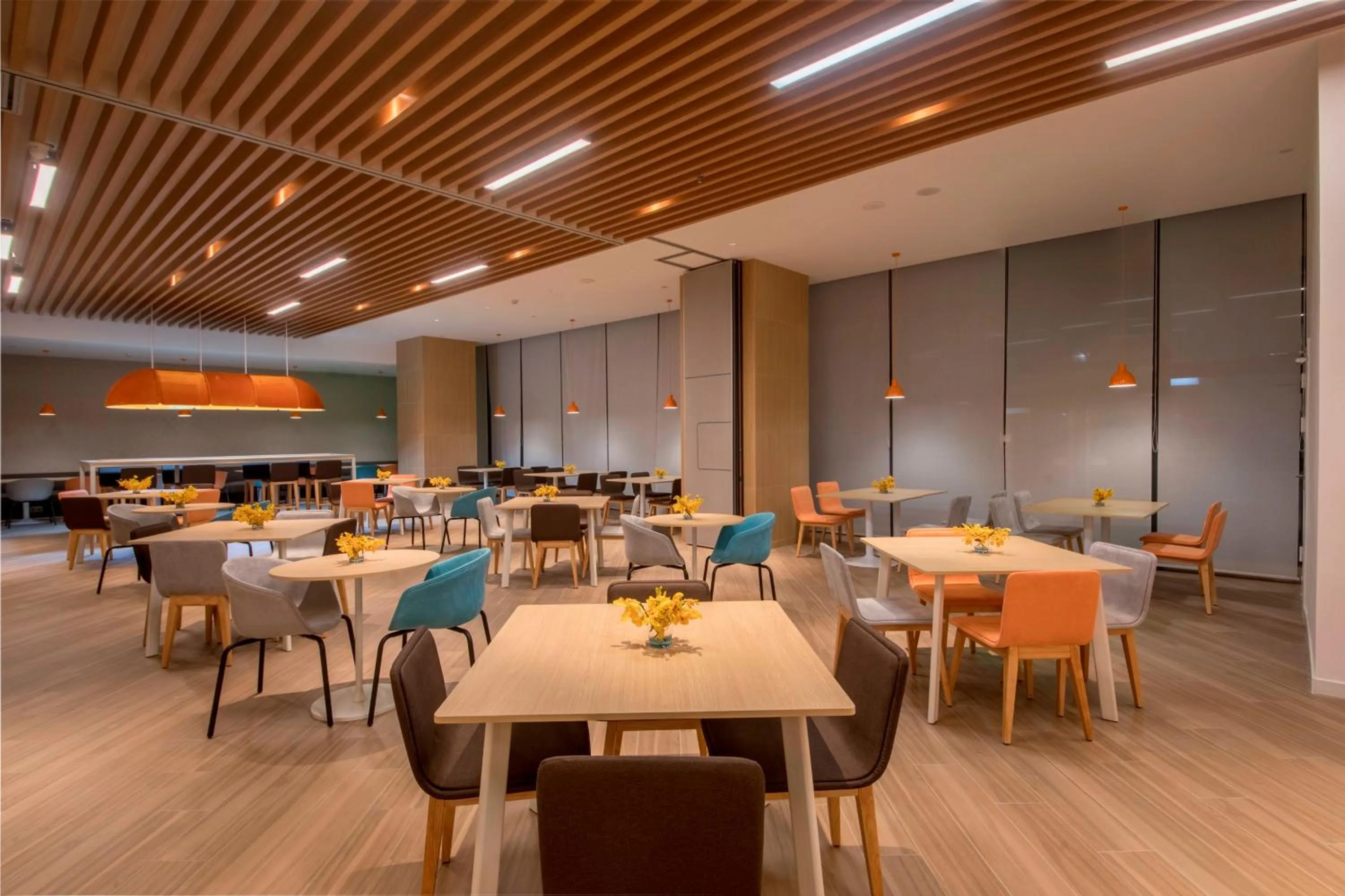 Restaurant/places to eat in Holiday Inn Express Xiamen Airport Zone by IHG