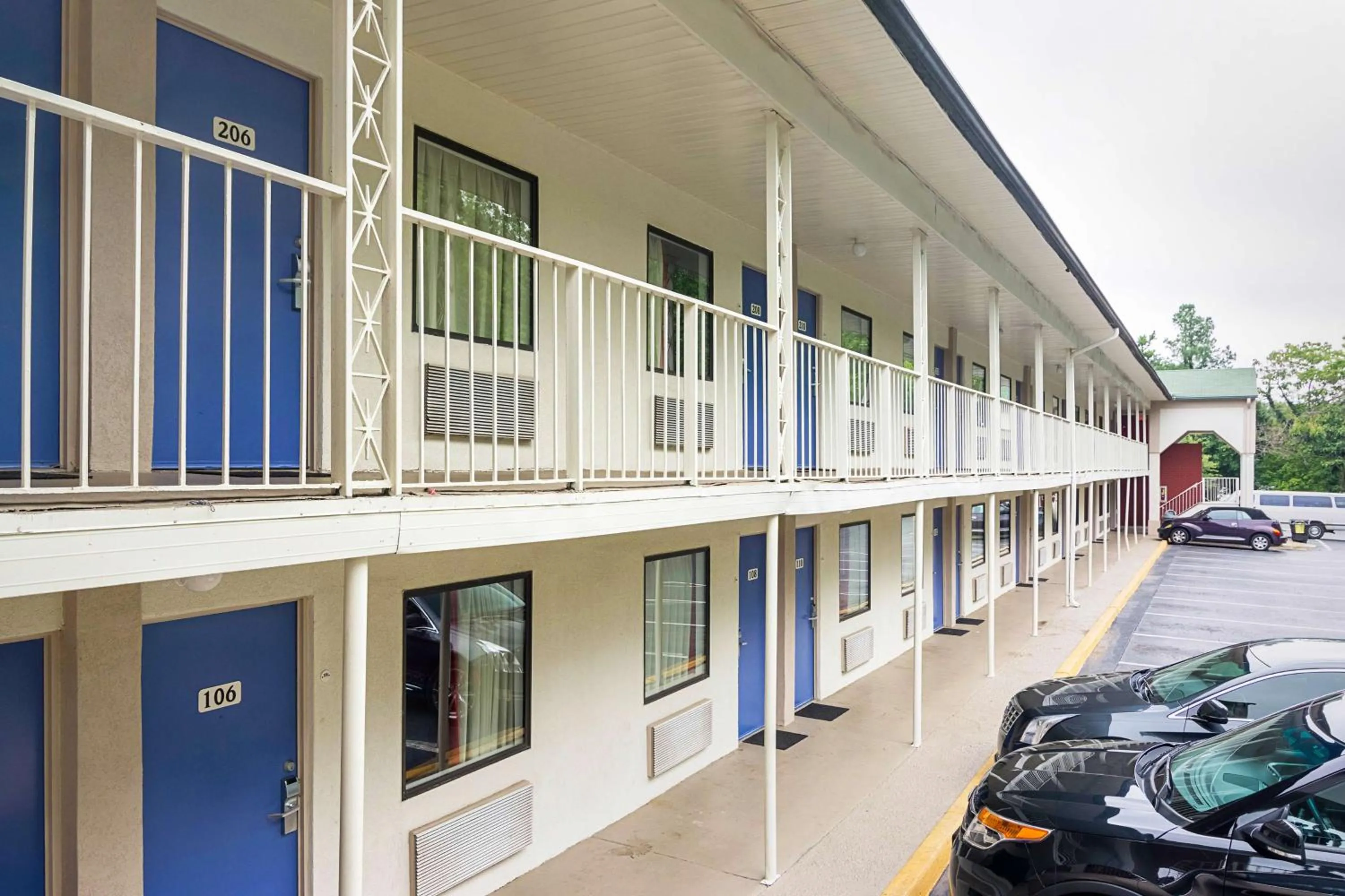 Property building in Motel 6-Gainesville, GA