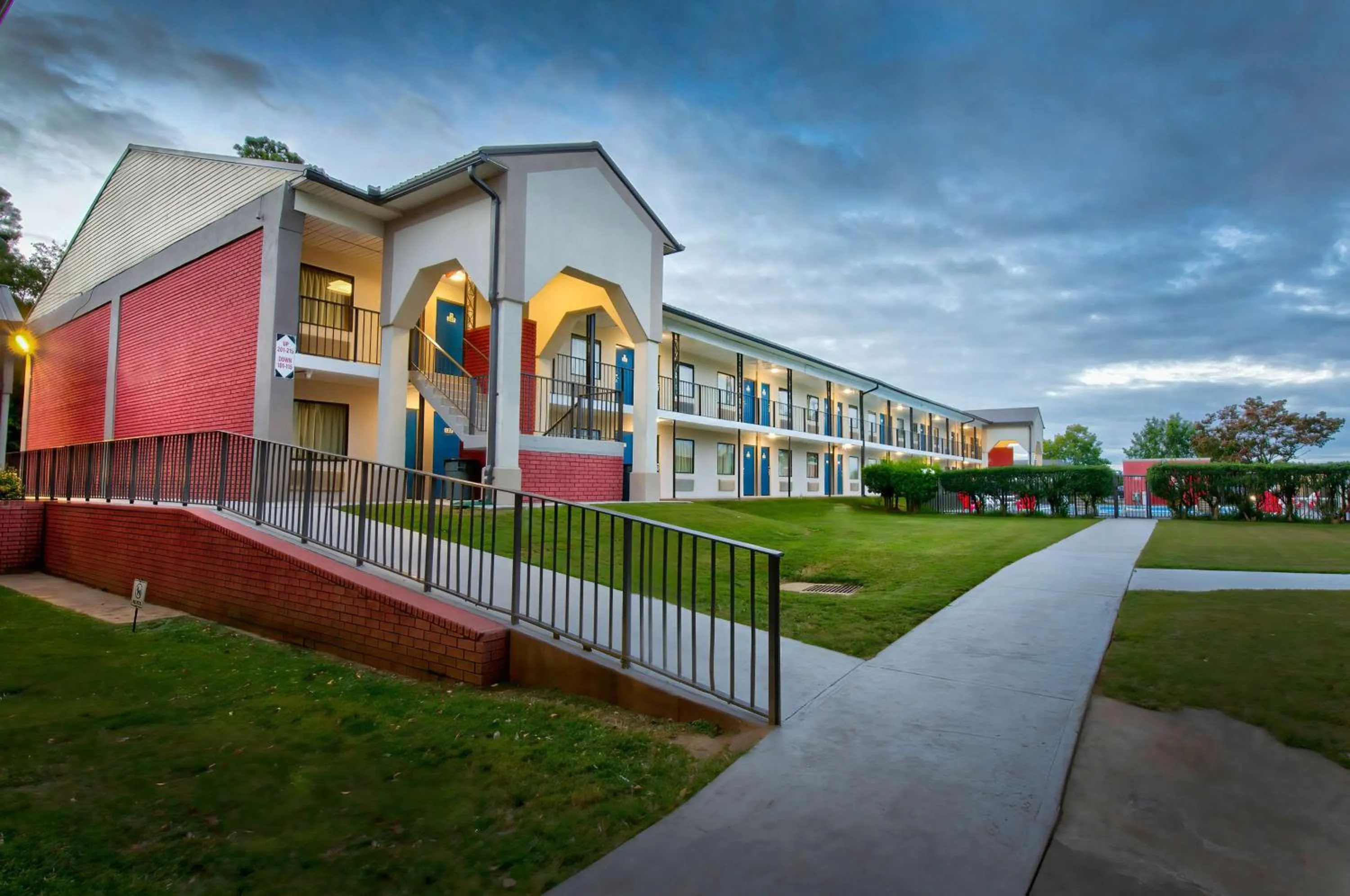 Property building in Motel 6-Gainesville, GA