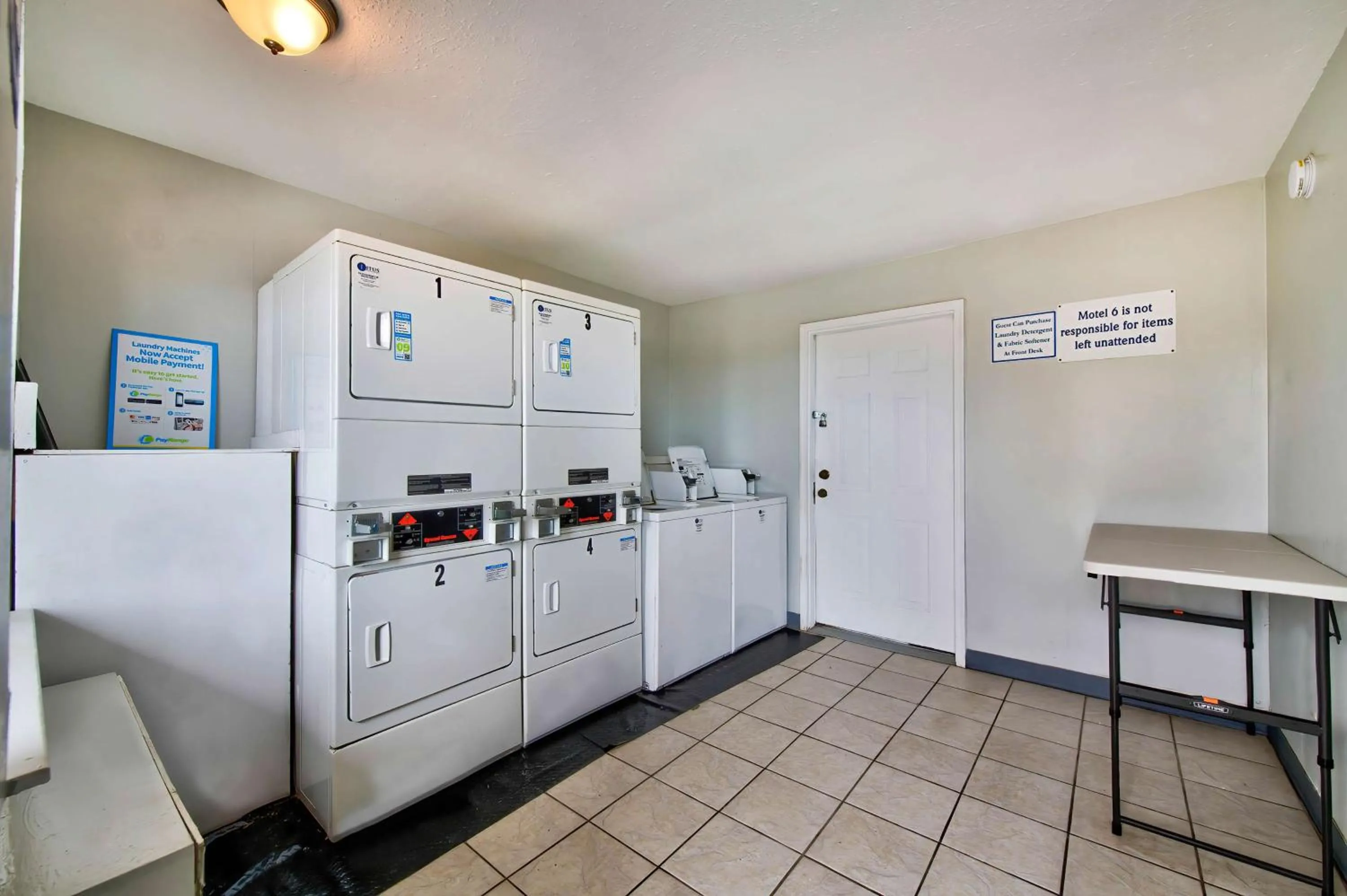 Property building in Motel 6-Gainesville, GA