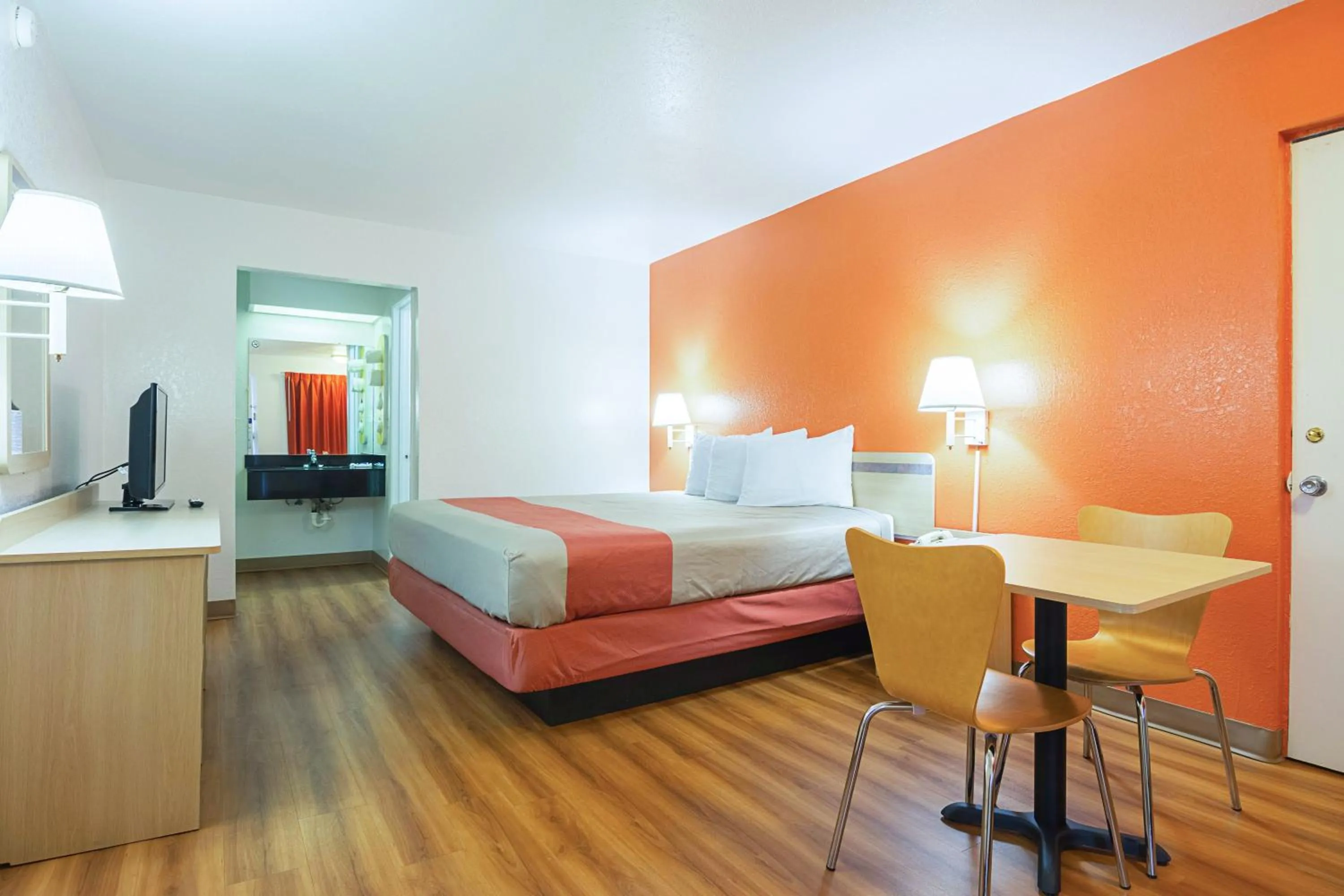 Bedroom, Bed in Motel 6-Gainesville, GA