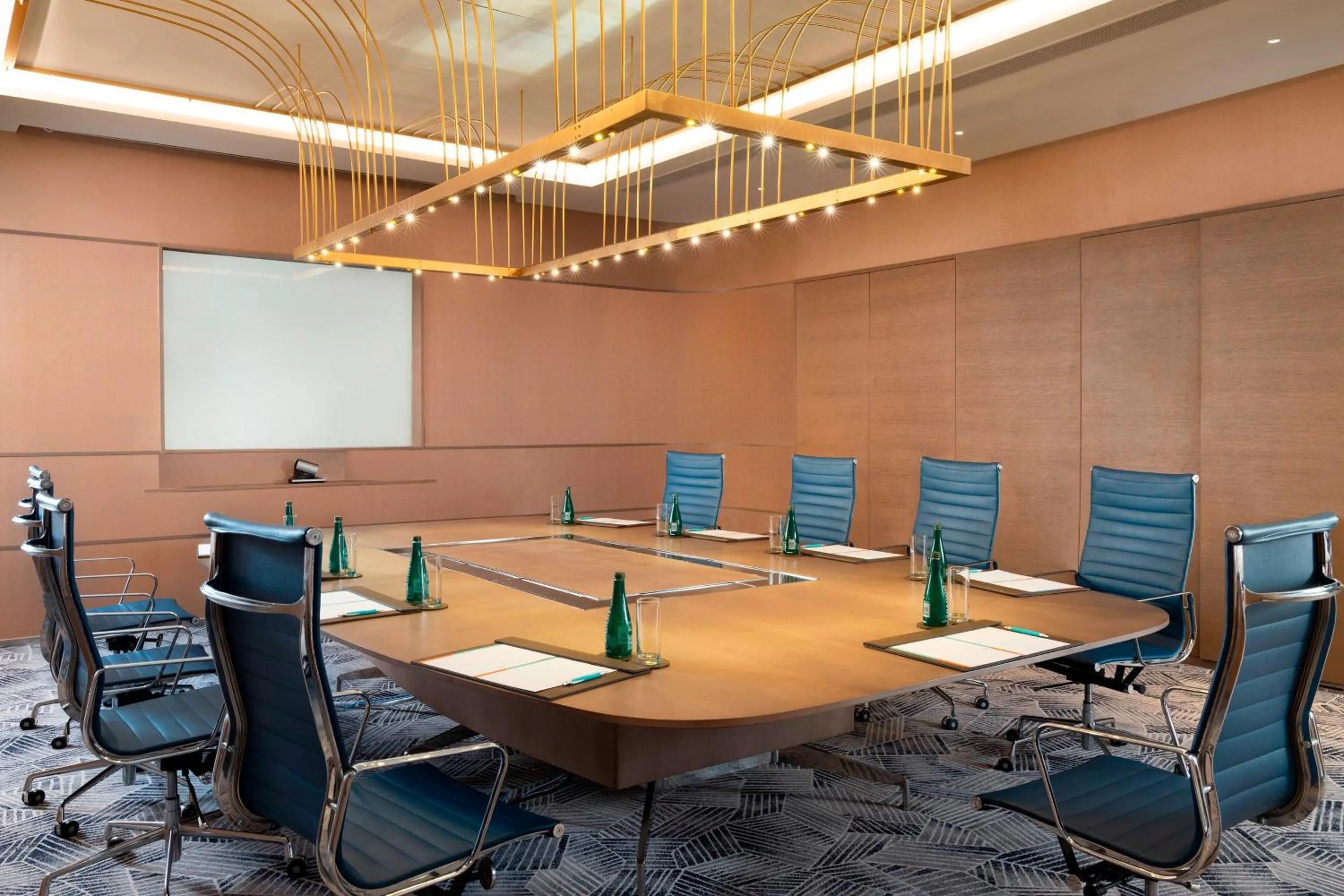 Meeting/conference room in Le Meridien Hangzhou, Binjiang