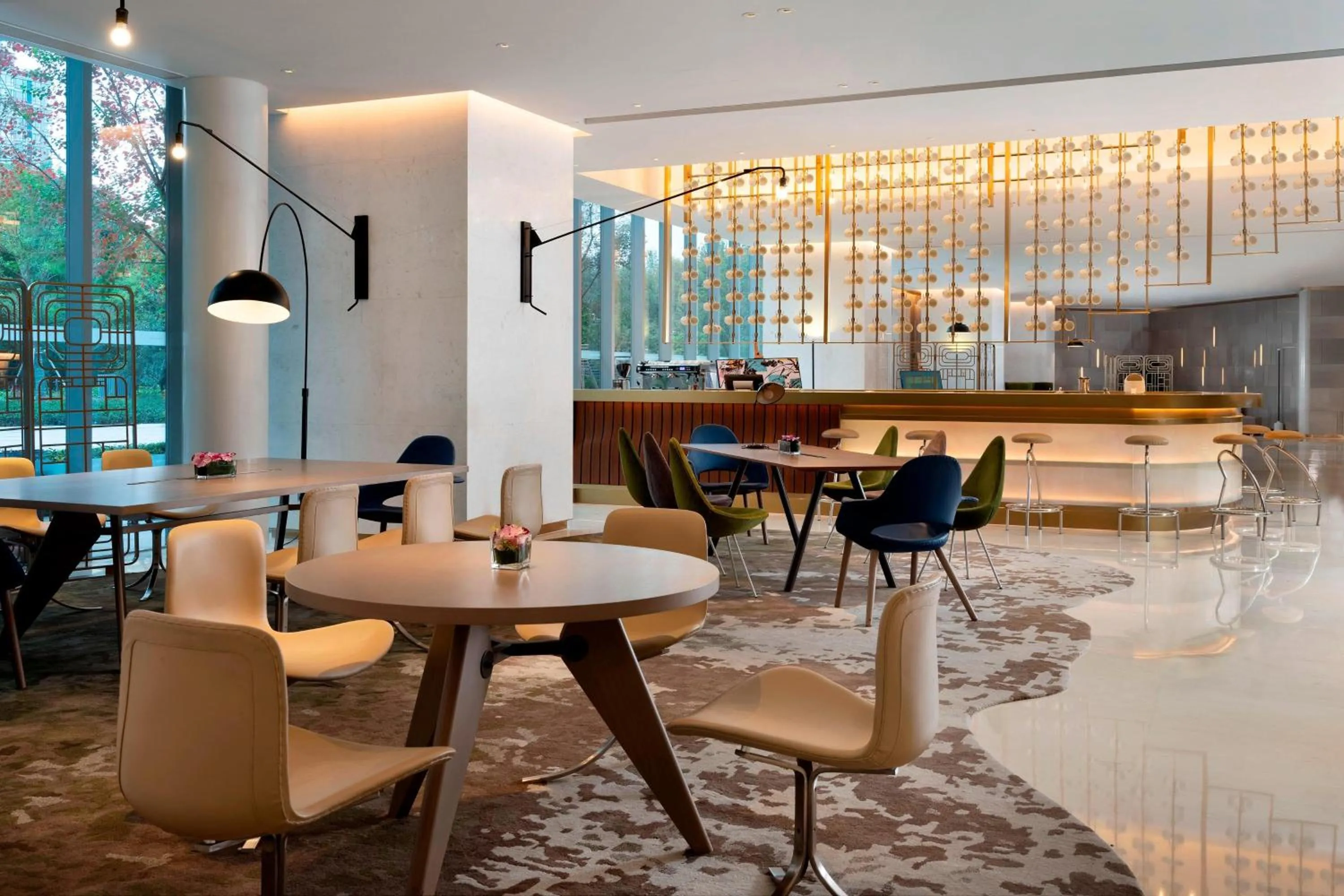 Restaurant/places to eat in Le Meridien Hangzhou, Binjiang