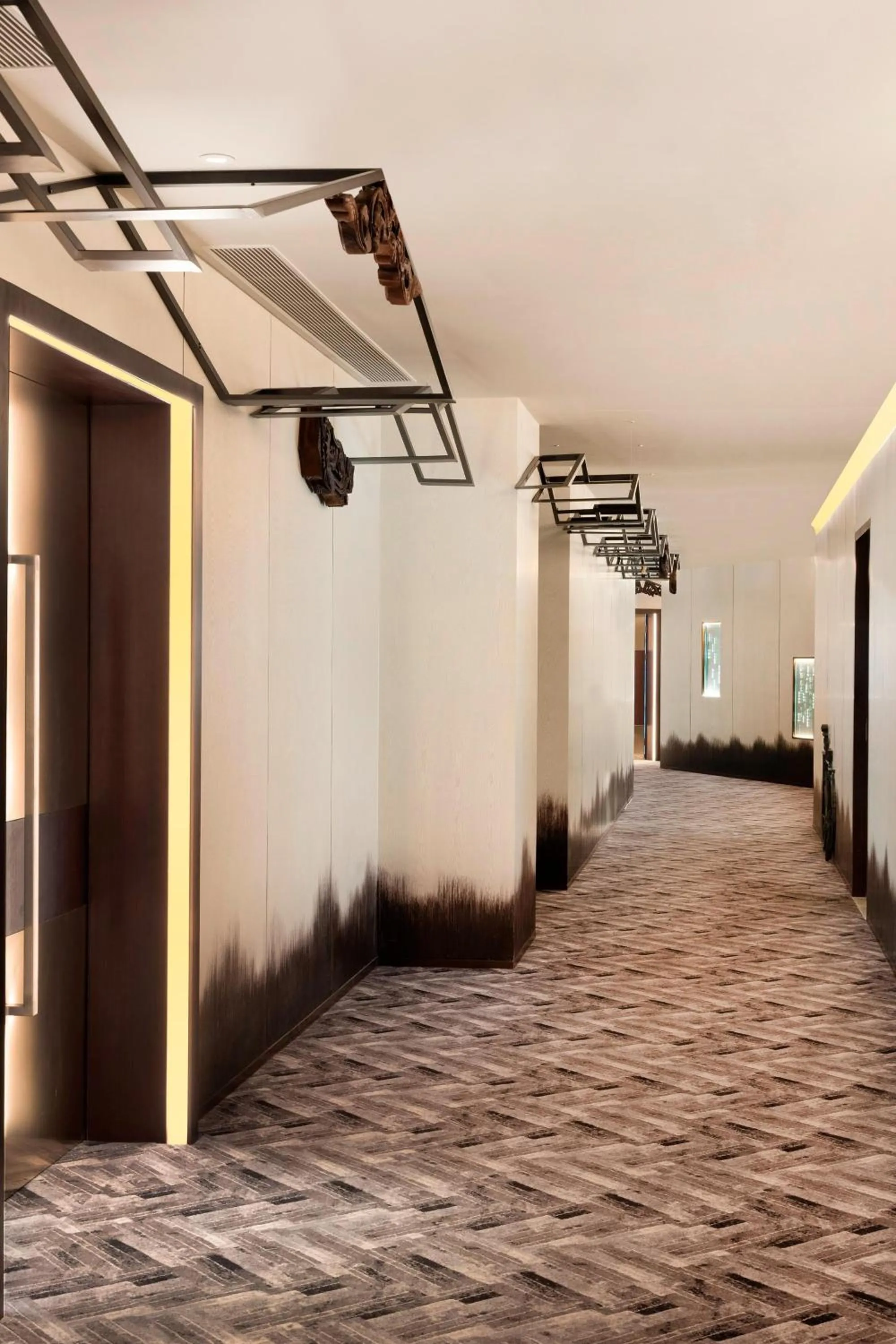 Restaurant/places to eat in Le Meridien Hangzhou, Binjiang