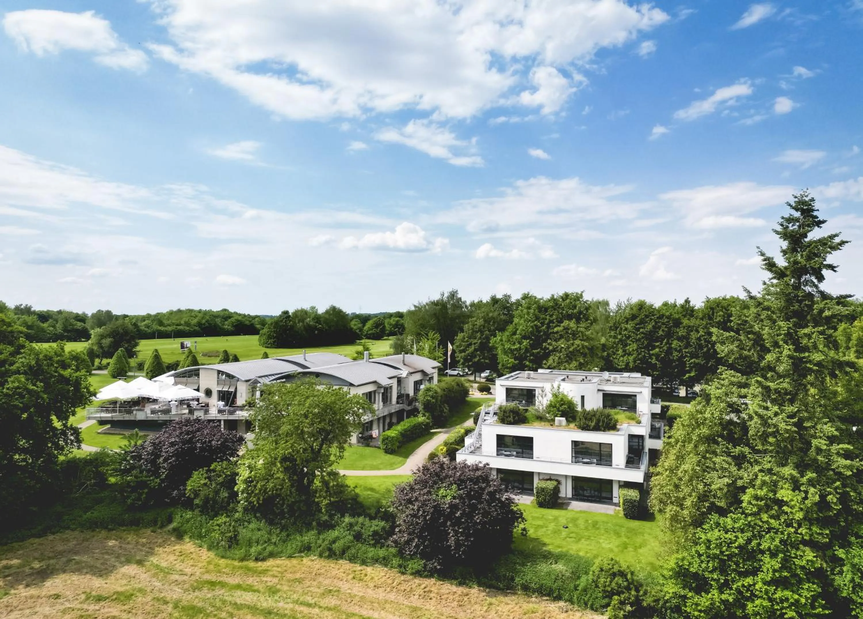 Property building in Golfhotel Gut Neuenhof