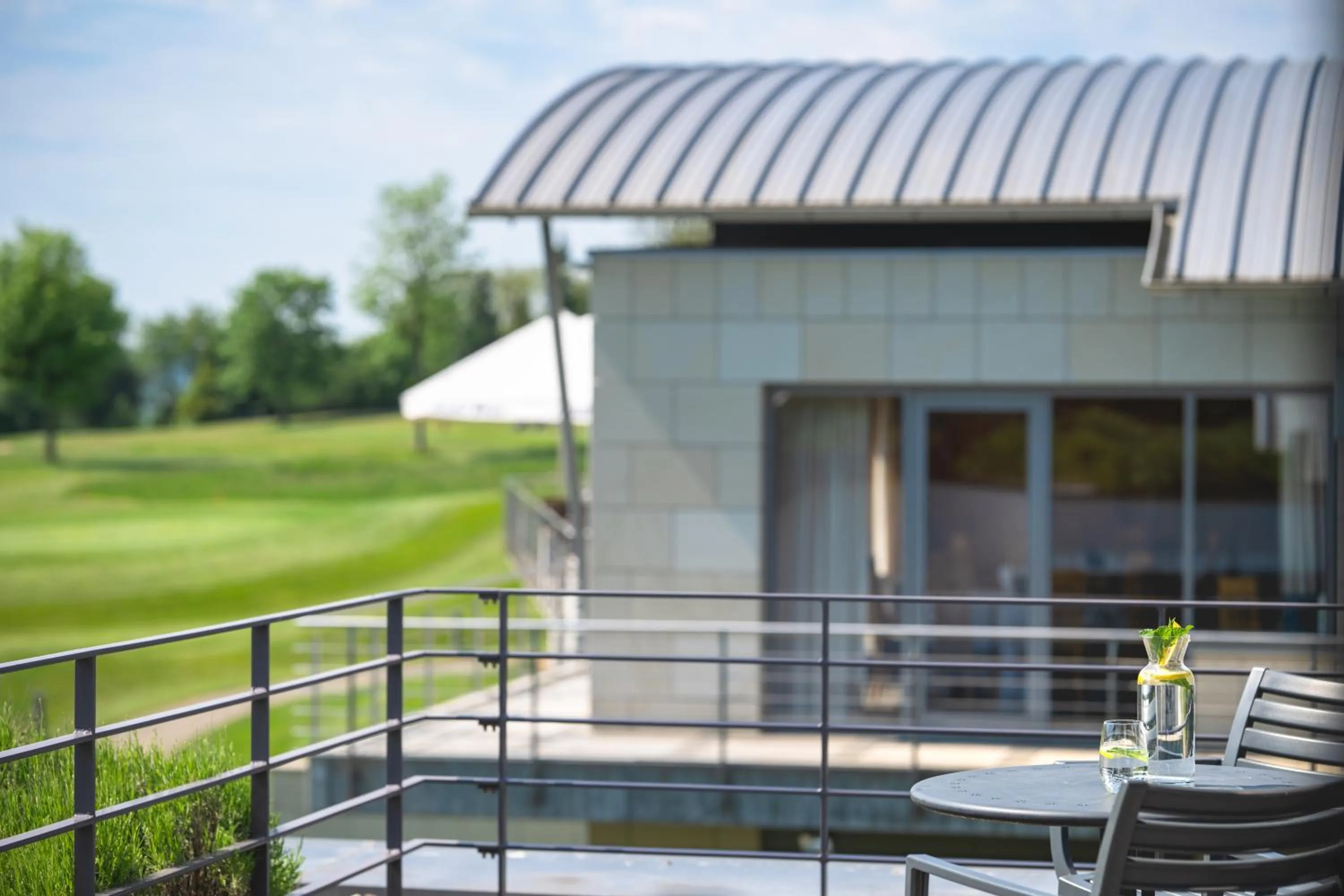 Garden view in Golfhotel Gut Neuenhof