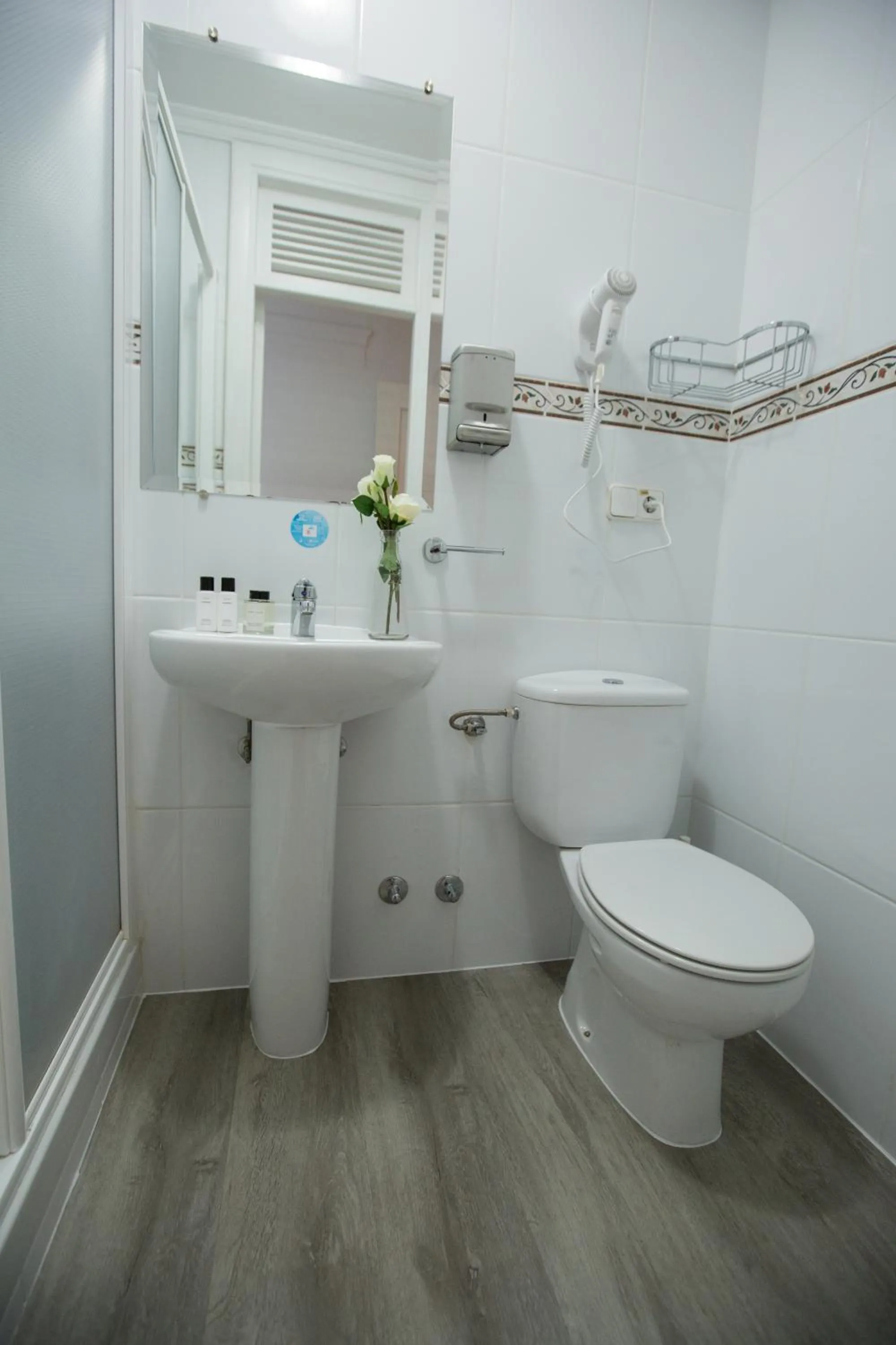 Bathroom in Fuencarral Adeco