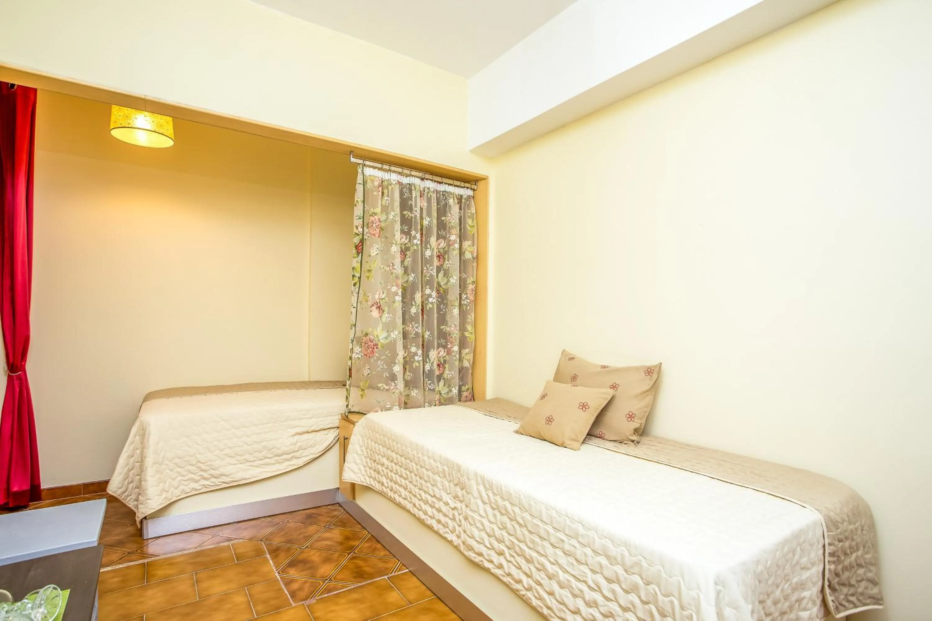 Photo of the whole room, Bed in Takis Hotel Apartments