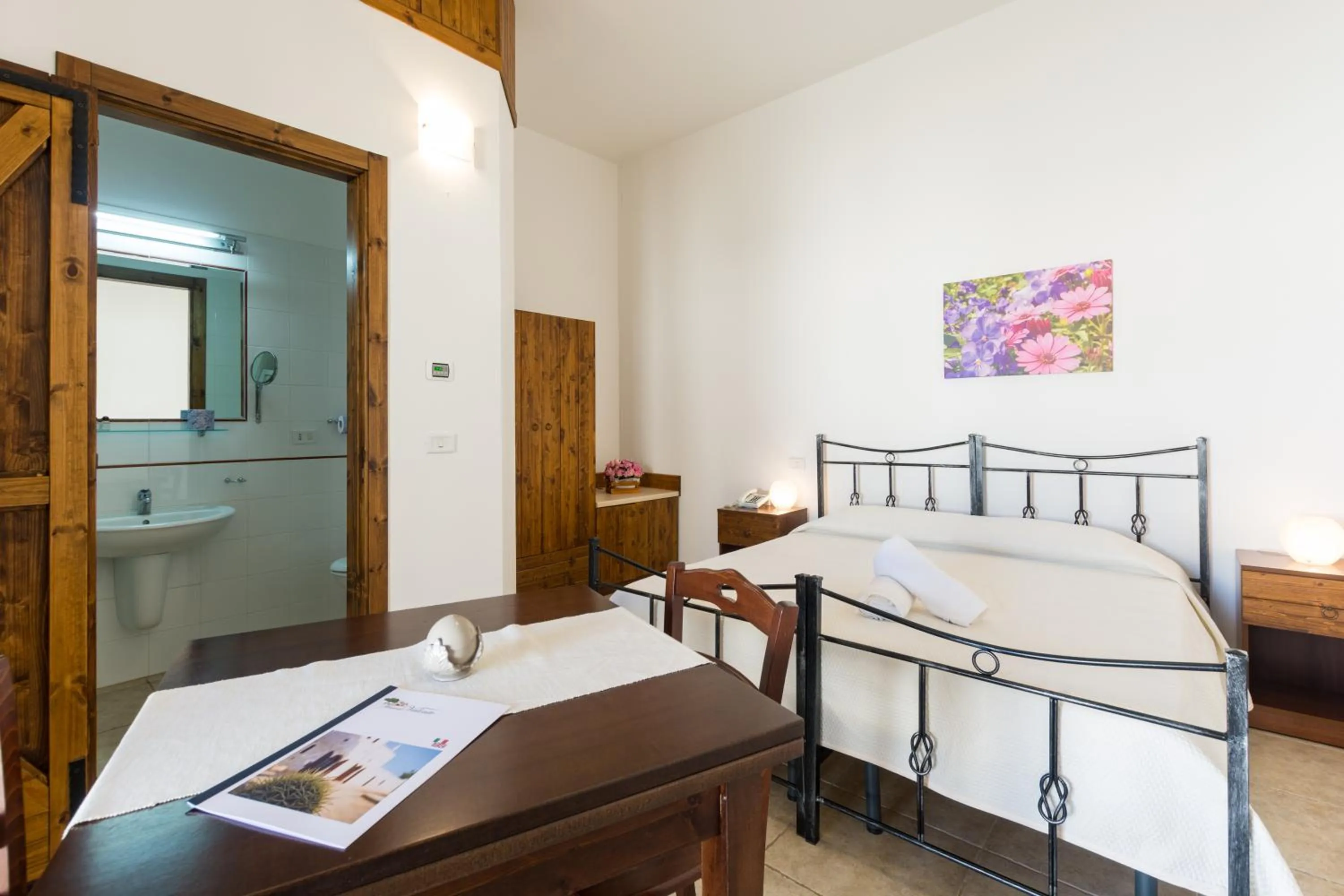 Facade/entrance, Bed in Masseria Valente