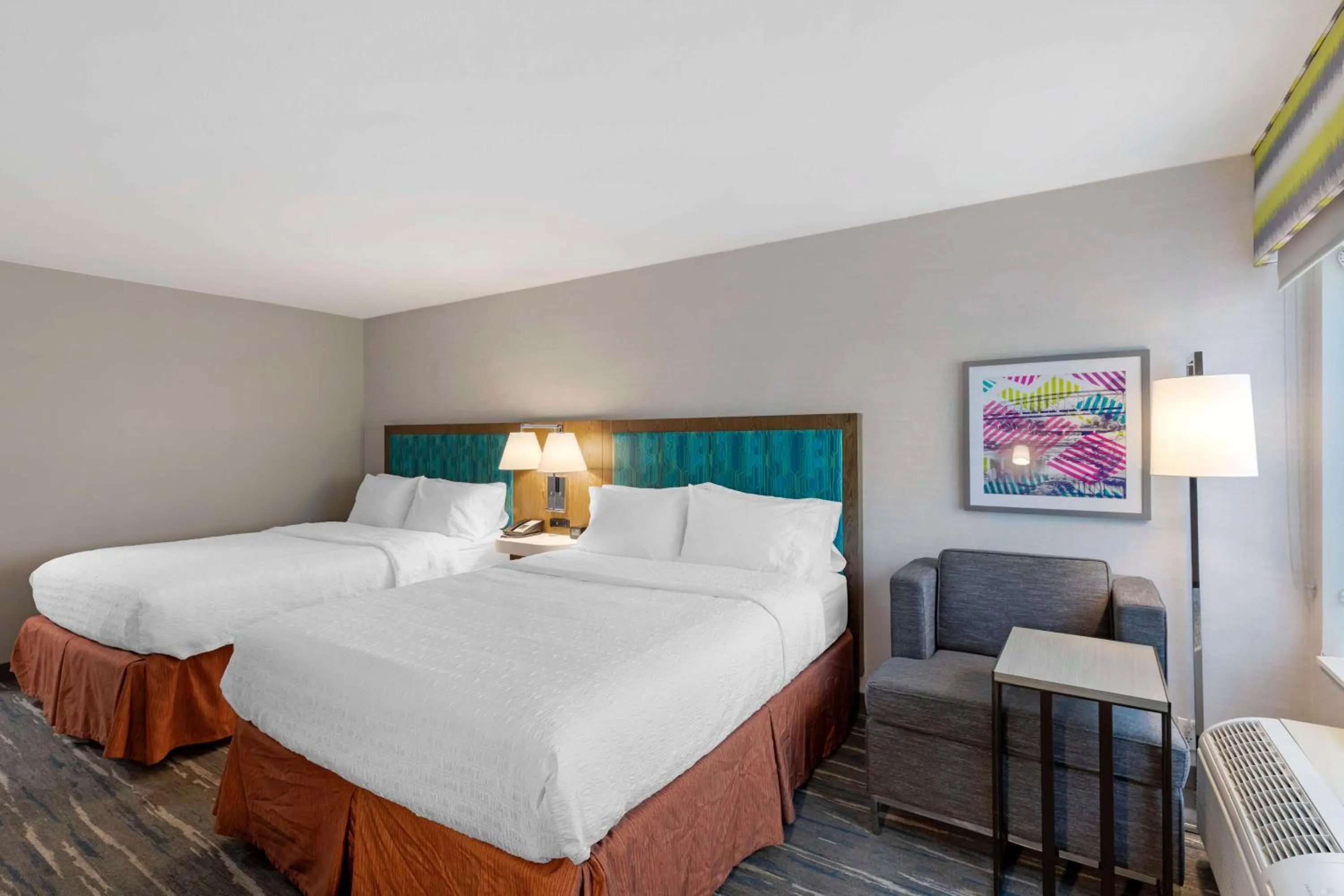 Bed in Hampton Inn Fort Collins