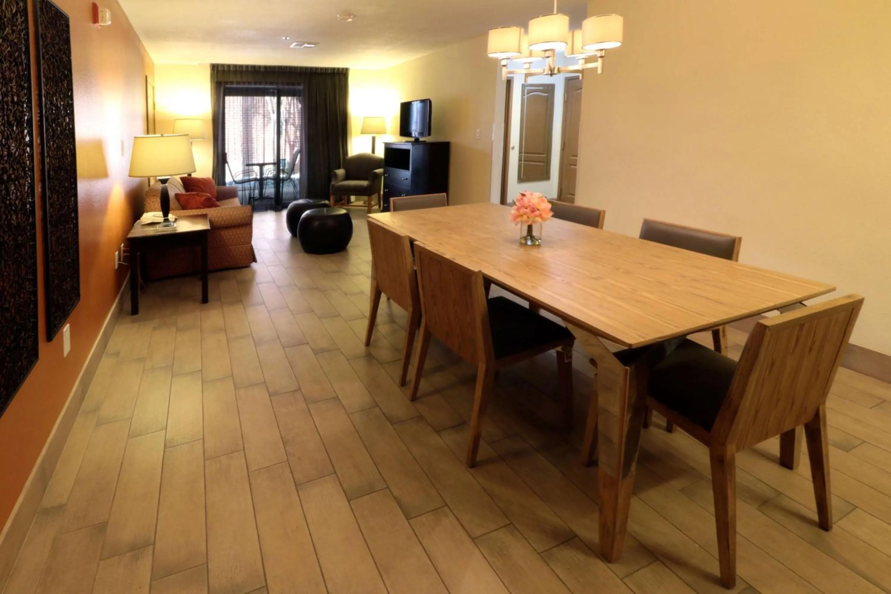 Photo of the whole room in Wyndham Garden McAllen at La Plaza Mall