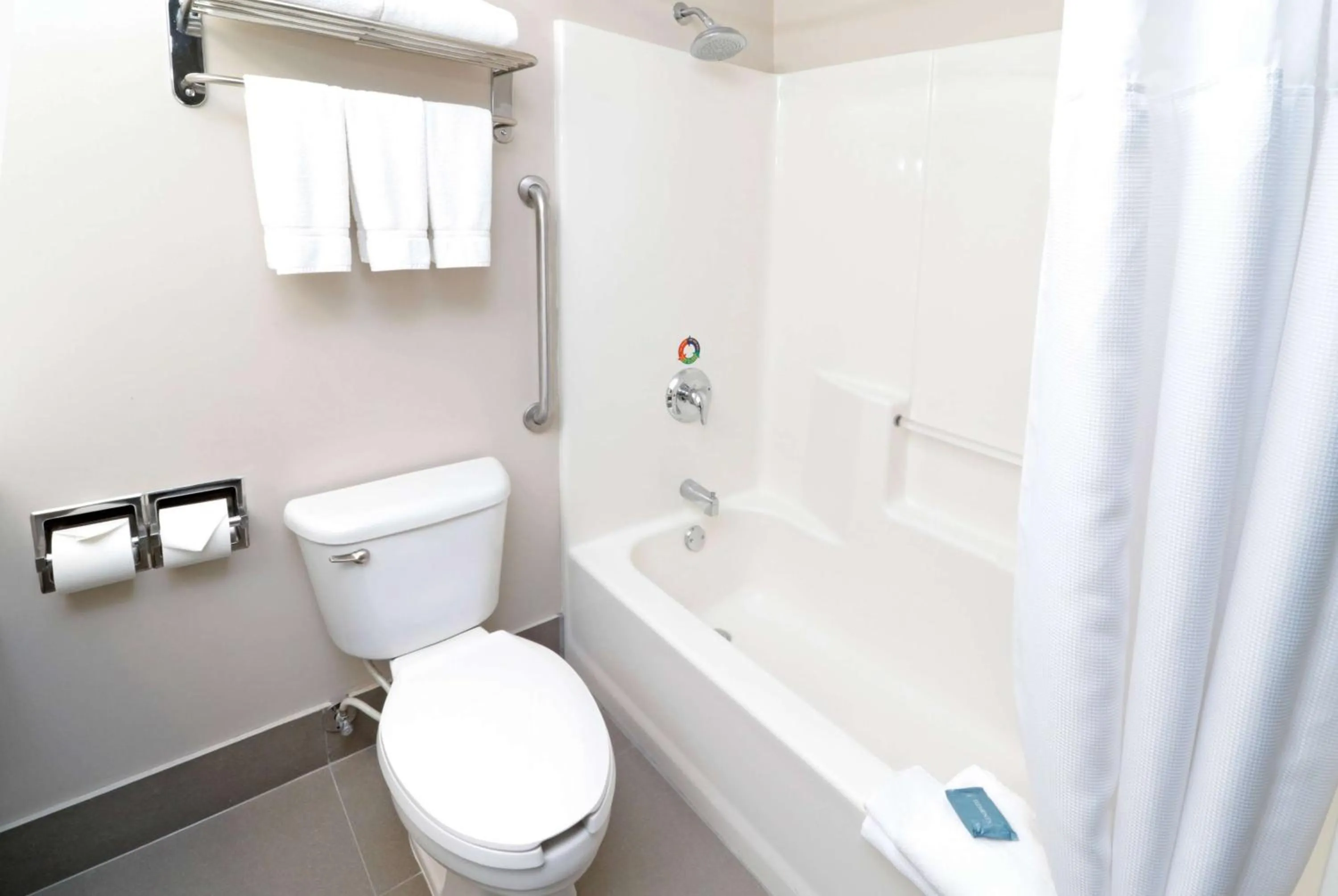 TV and multimedia in Wyndham Garden McAllen at La Plaza Mall