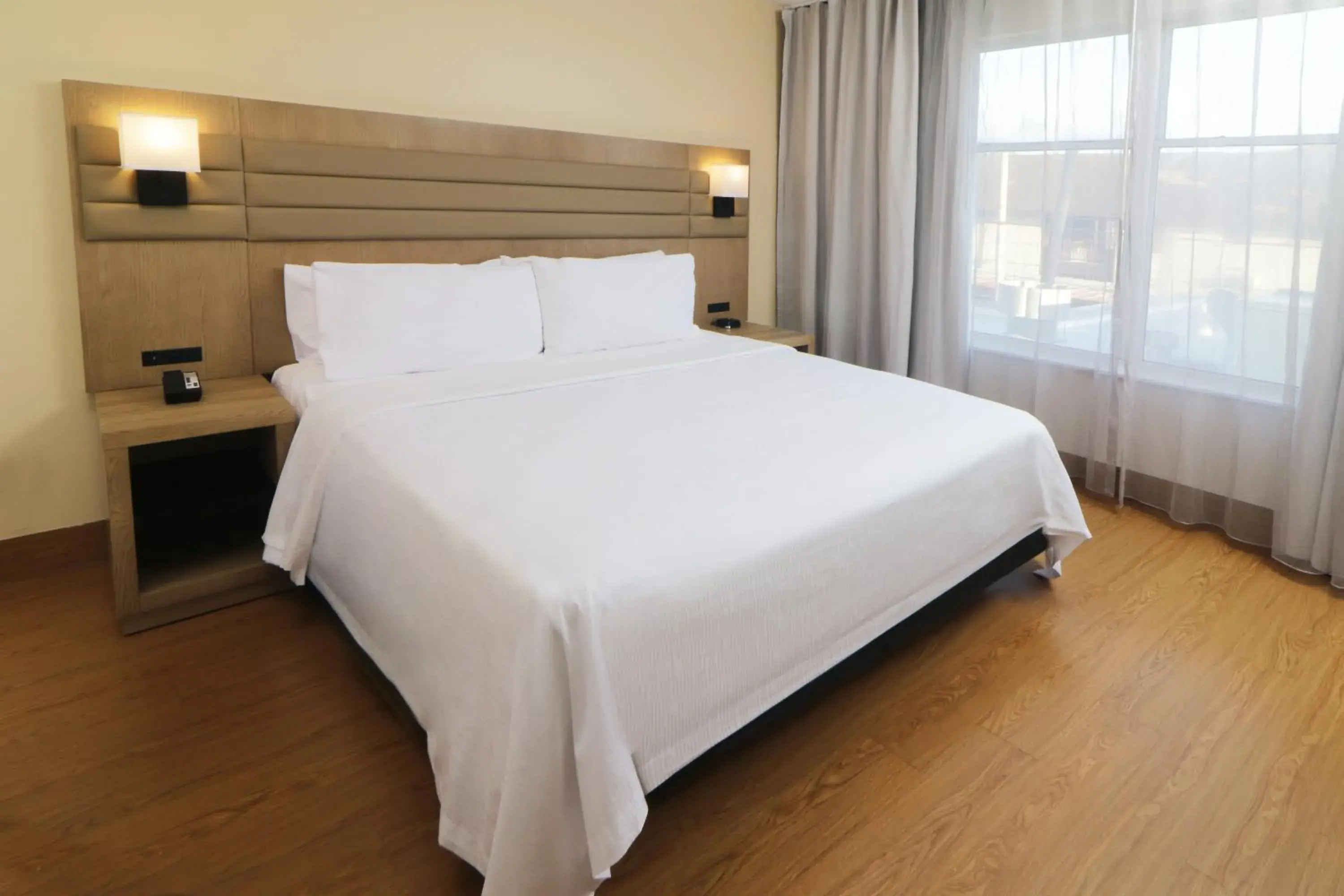 One-Bedroom King Suite with Bath Tub - Mobility/Hearing Access - Non-Smoking in Wyndham Garden McAllen at La Plaza Mall One-Bedroom King Suite with Bath Tub - Mobility/Hearing Access - Non-Smoking in Wyndham Garden McAllen at La Plaza Mall