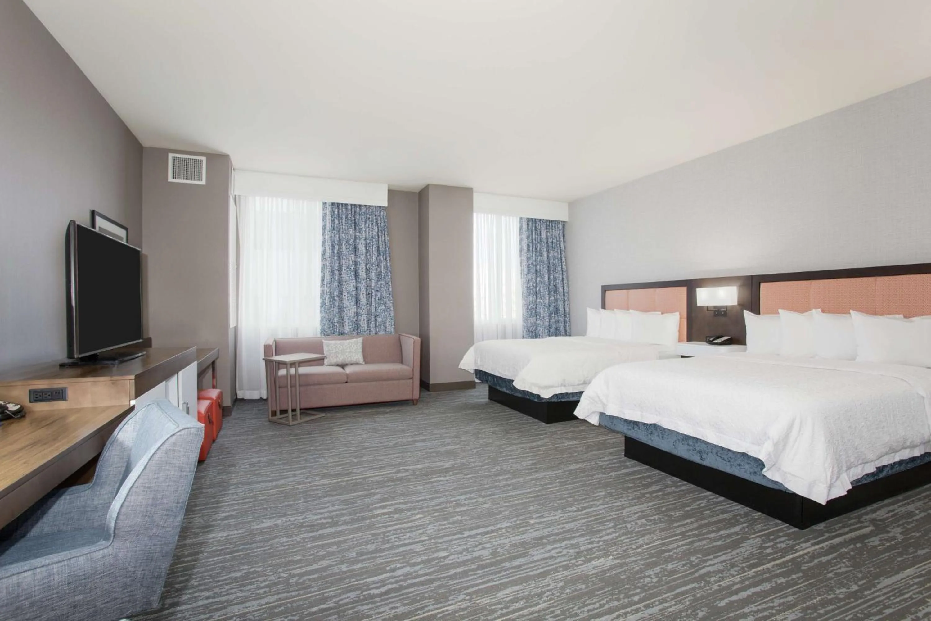 Bedroom, Bed in Hampton Inn & Suites Denver-Downtown