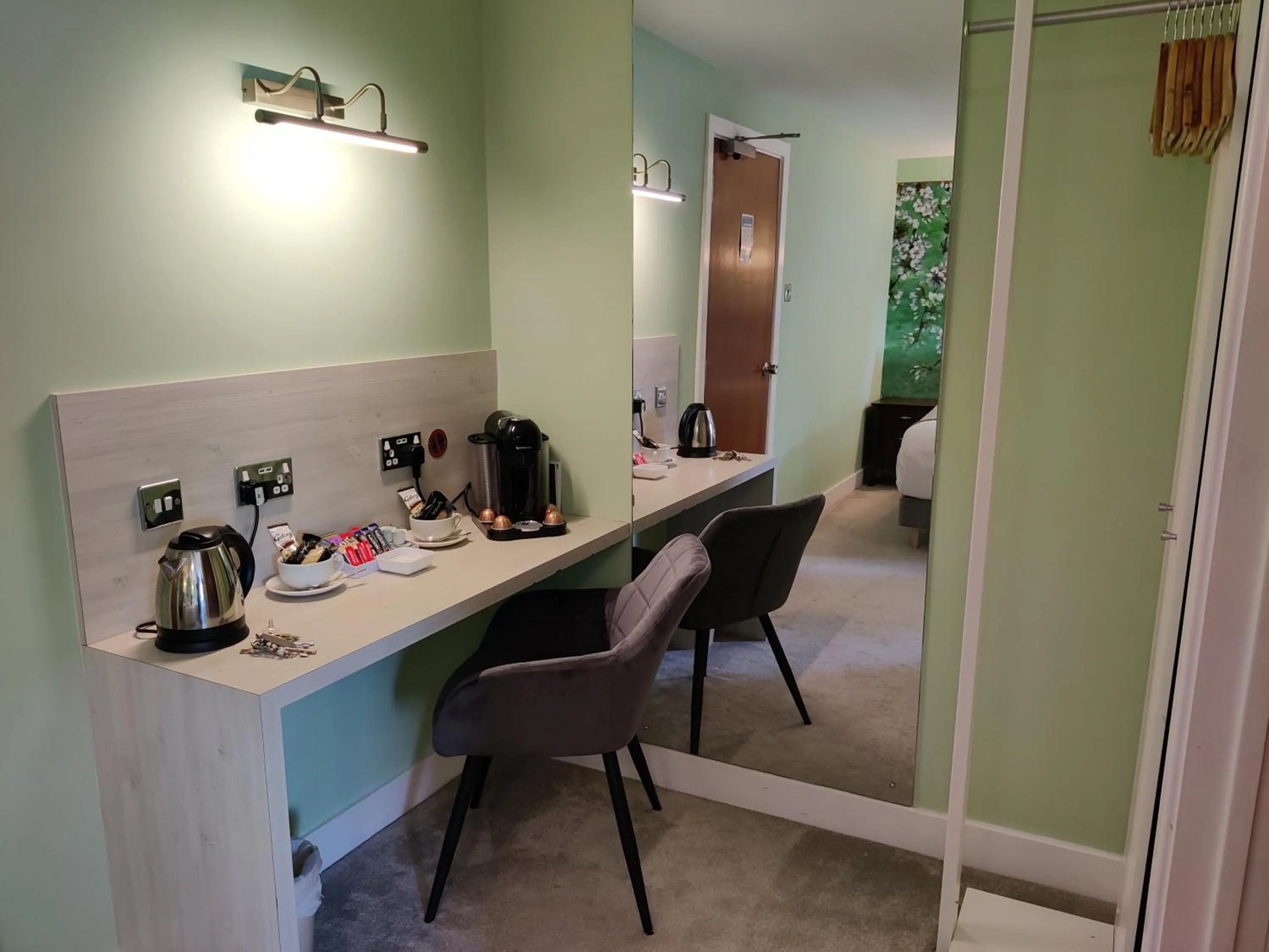 Coffee/tea facilities in Bingham Townhouse Hotel