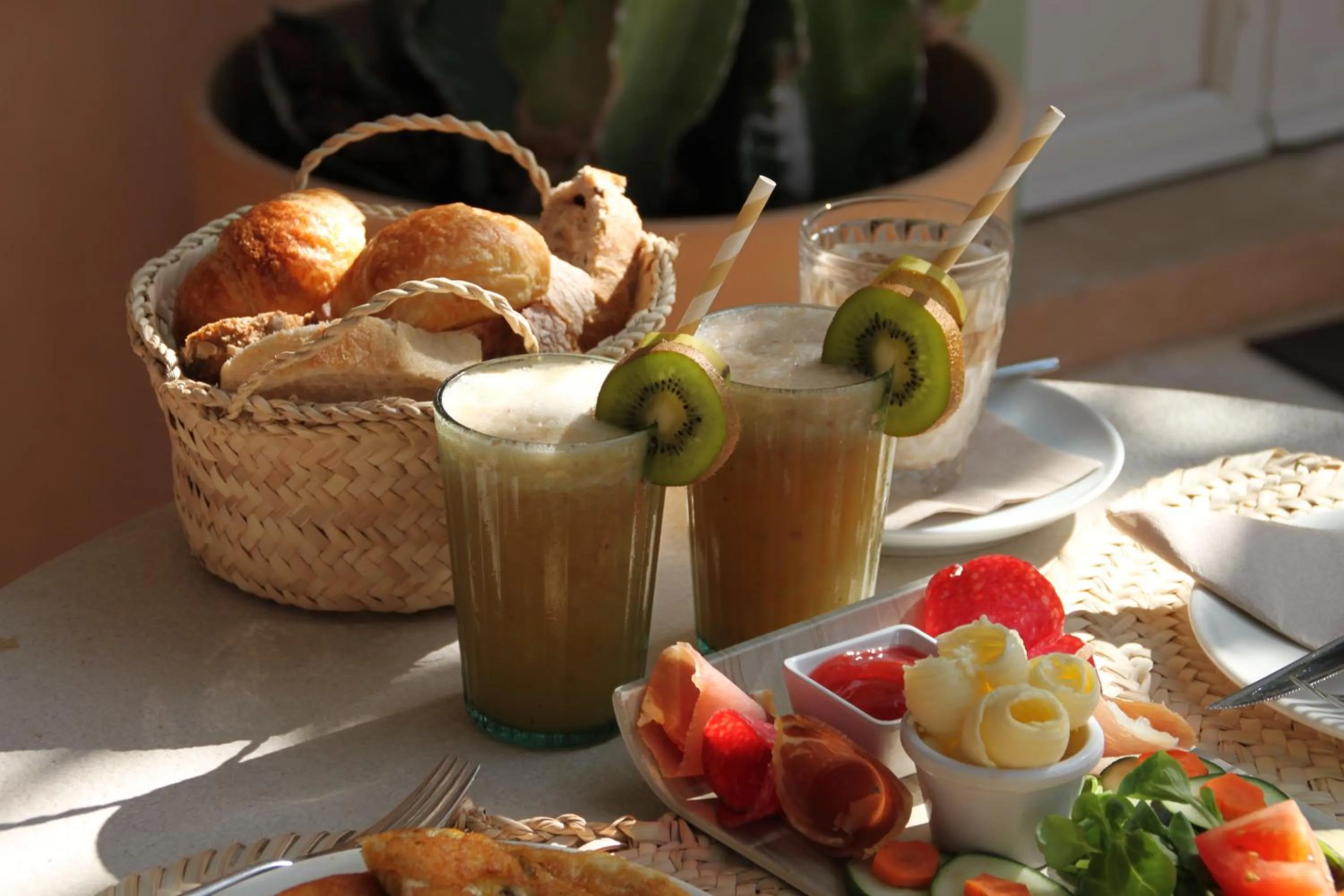 Food and drinks in Yartan Boutique Hotel - Adults Only