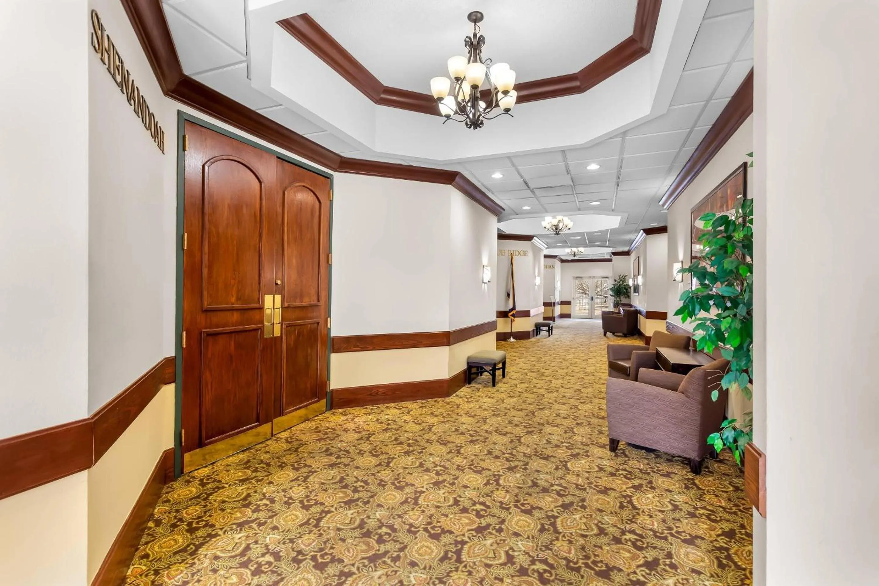 Lobby or reception in Country Inn & Suites by Radisson, Beckley, WV