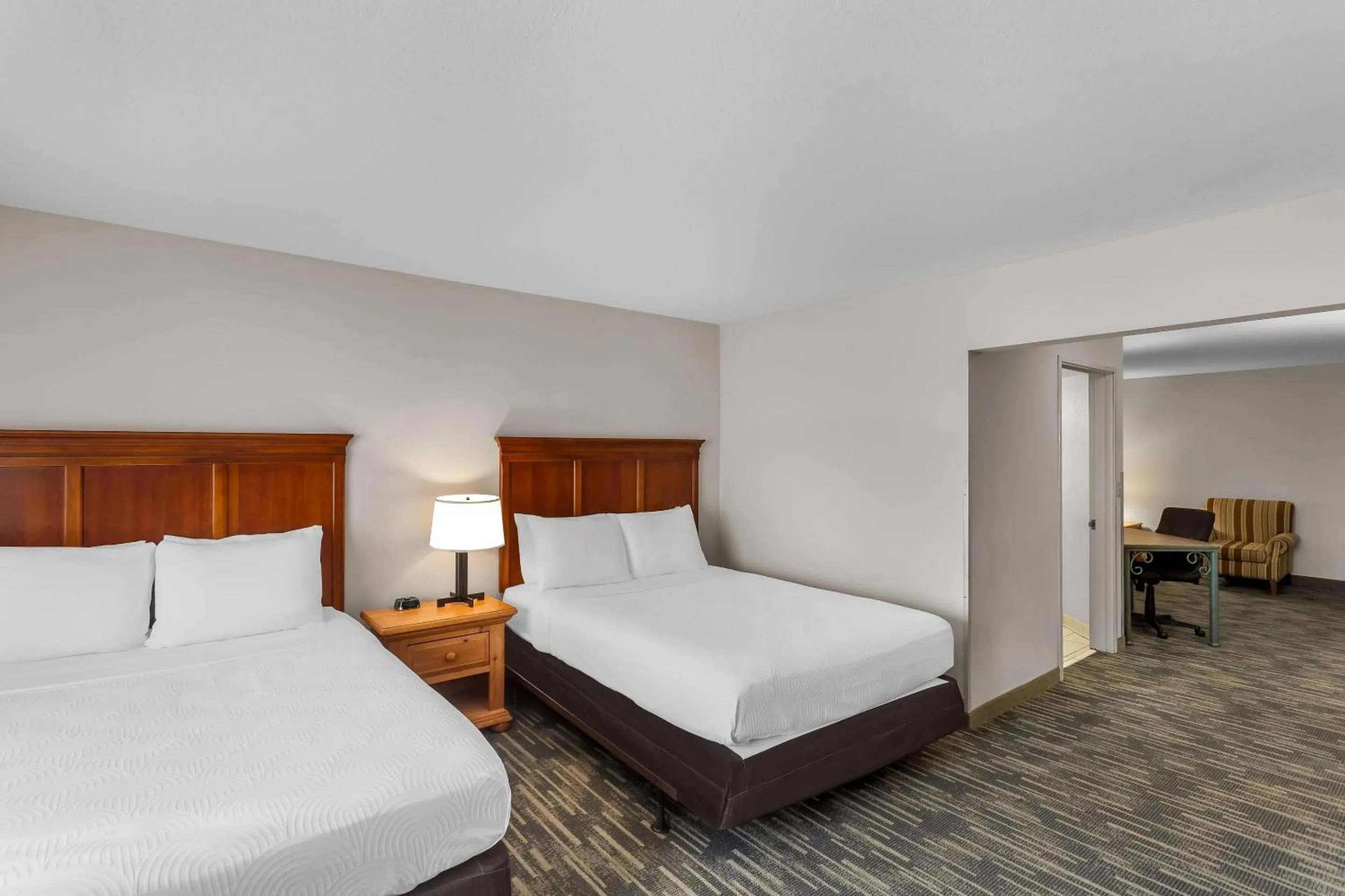 Bedroom, Bed in Country Inn & Suites by Radisson, Beckley, WV