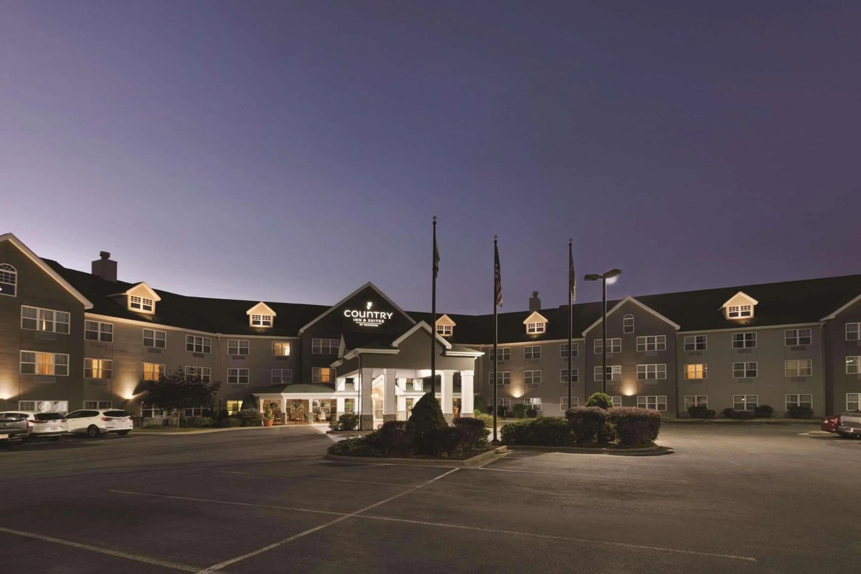 Property building in Country Inn & Suites by Radisson, Beckley, WV