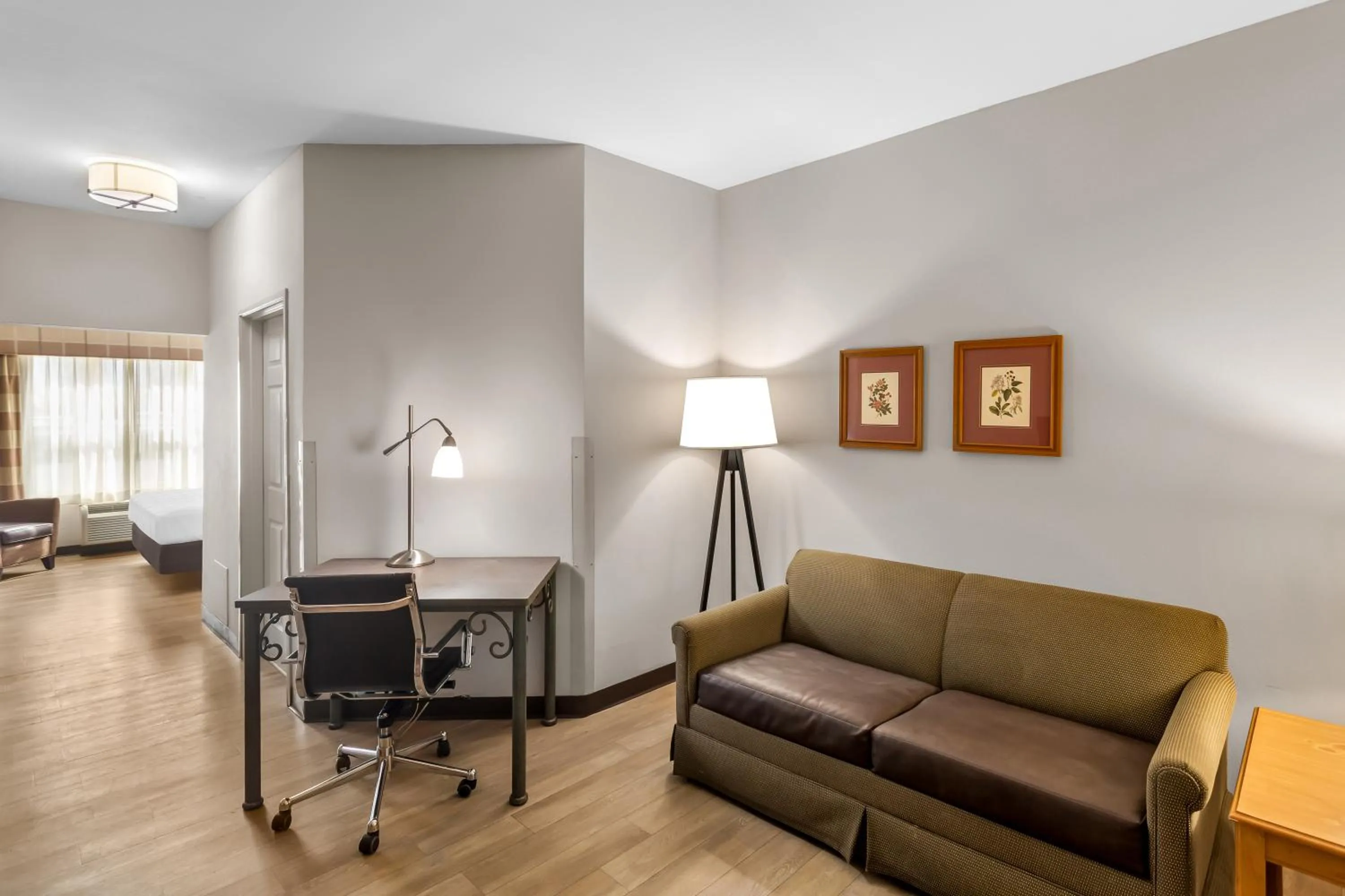 Guests in Country Inn & Suites by Radisson, Beckley, WV