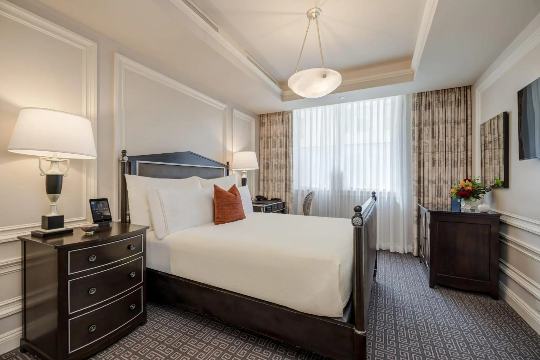 Photo of the whole room in The Jefferson Hotel