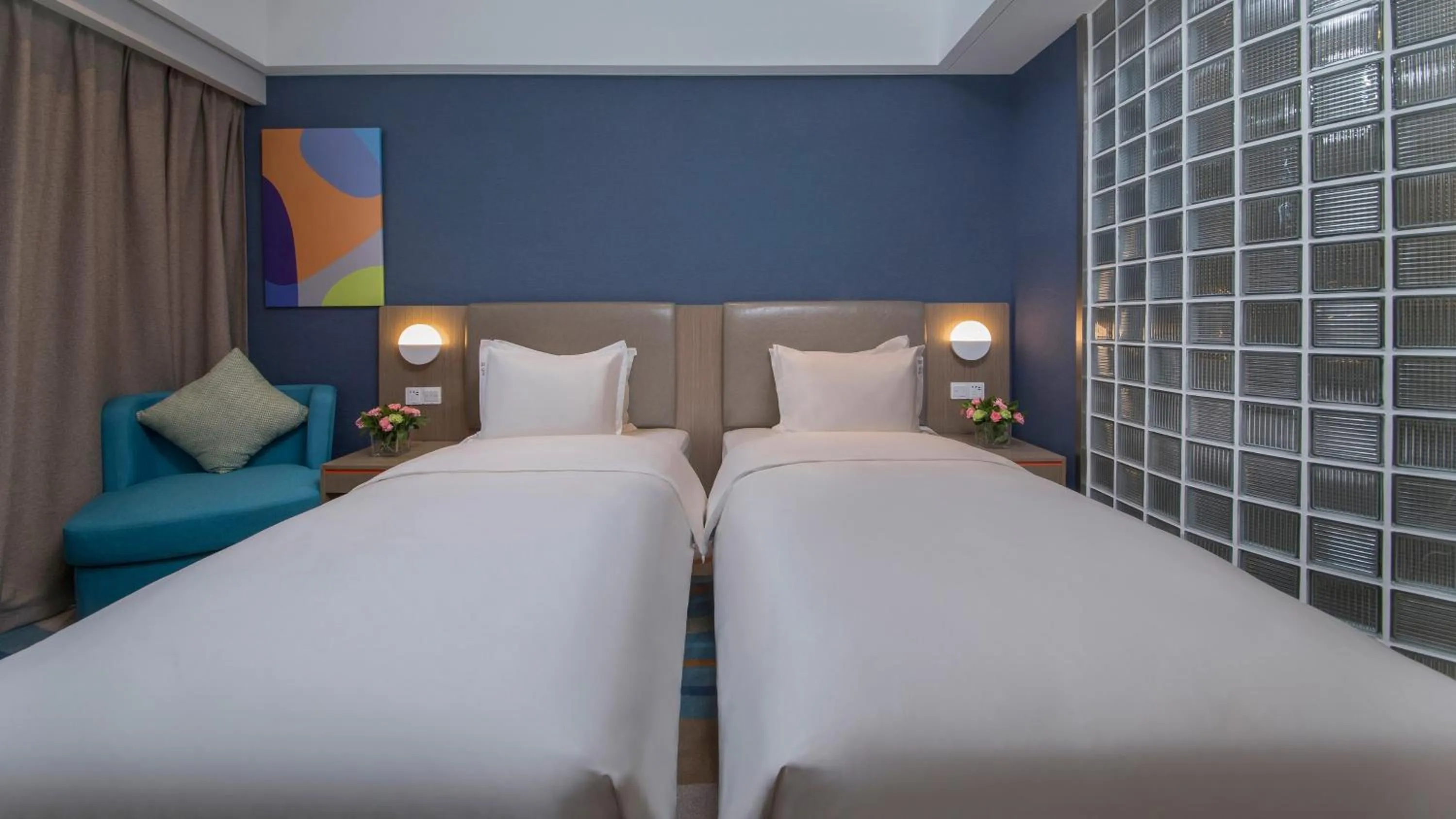 Photo of the whole room, Bed in Holiday Inn Express - Xichang City Center by IHG