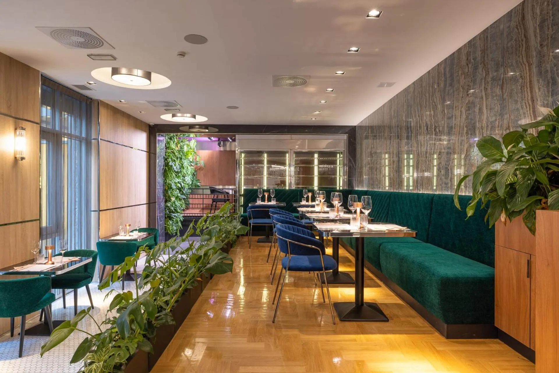 Dining area in Silver Crown Hotel & Residence, Palace Quarter