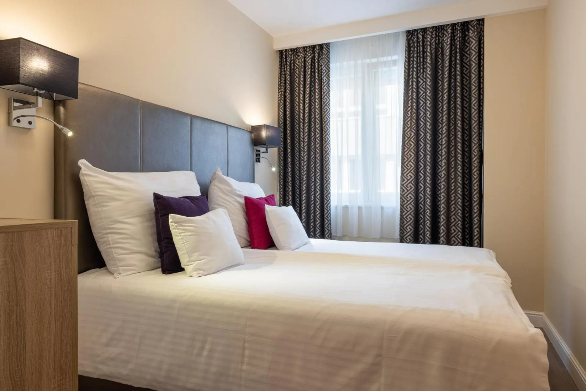 Bed in Silver Crown Hotel & Residence, Palace Quarter