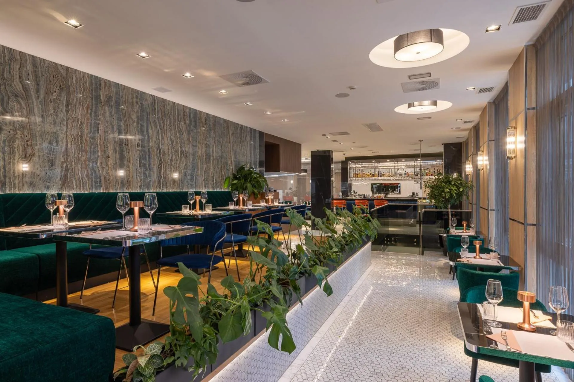 Dining area in Silver Crown Hotel & Residence, Palace Quarter