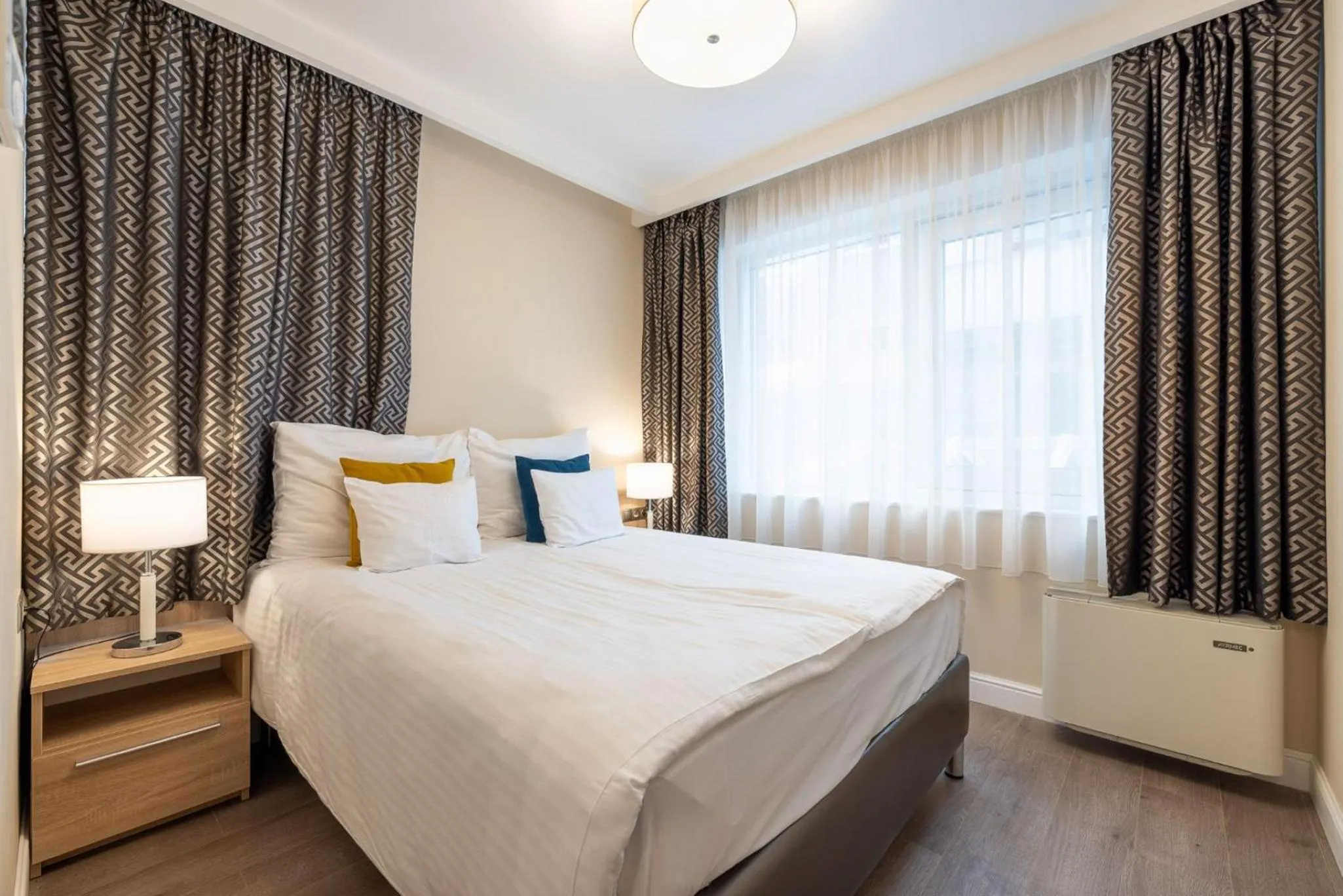 Bed in Silver Crown Hotel & Residence, Palace Quarter