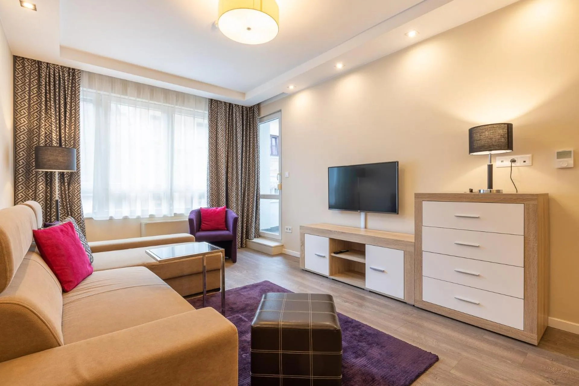 TV and multimedia in Silver Crown Hotel & Residence, Palace Quarter