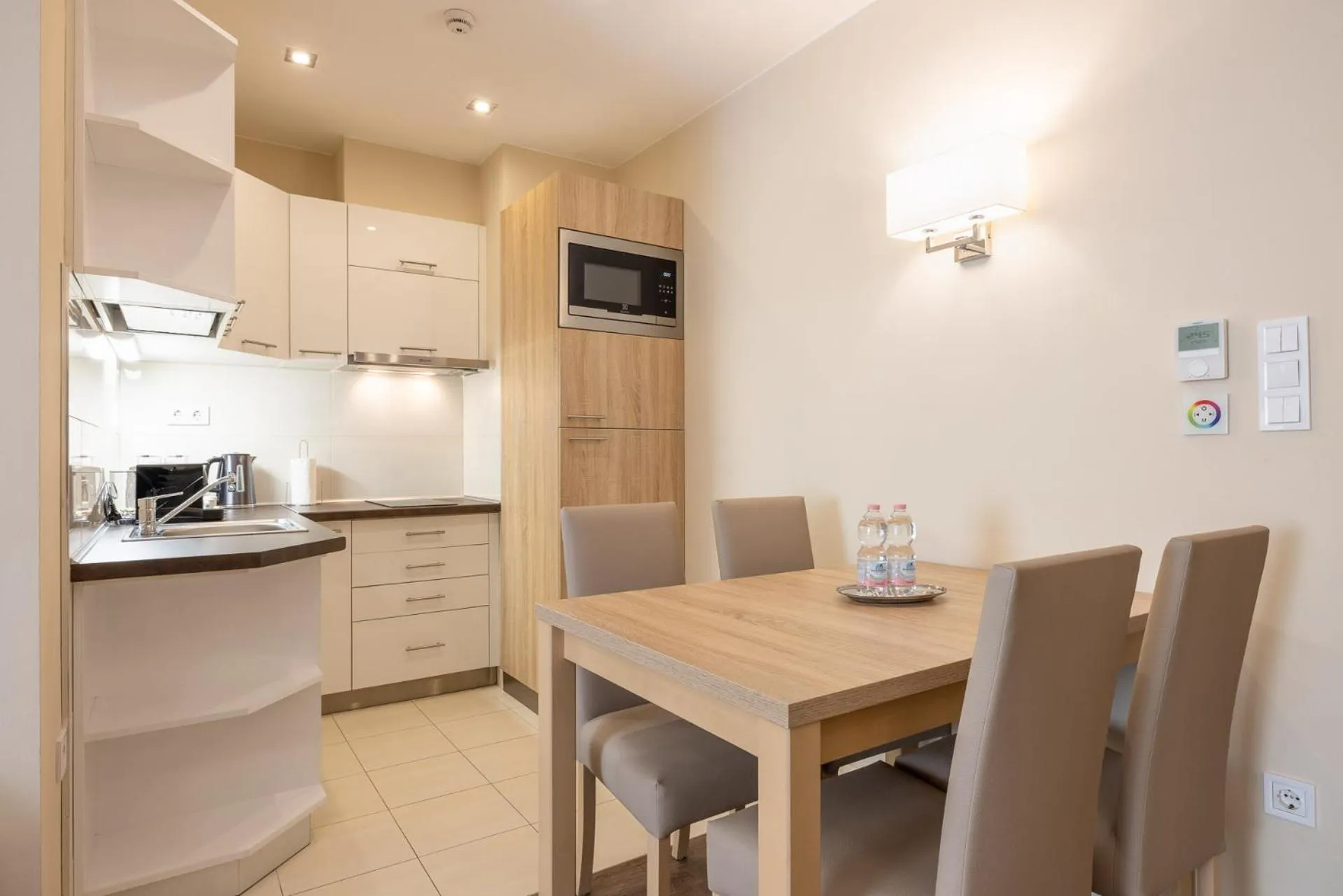 Kitchen or kitchenette in Silver Crown Hotel & Residence, Palace Quarter