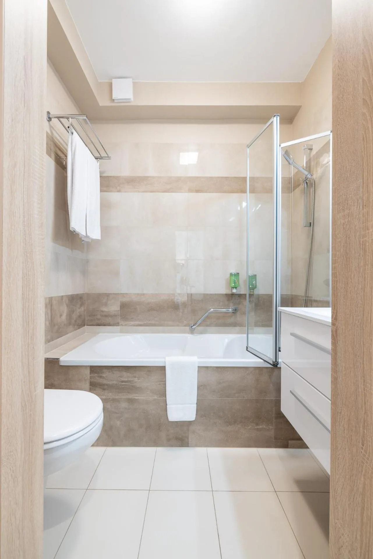 Bathroom in Silver Crown Hotel & Residence, Palace Quarter