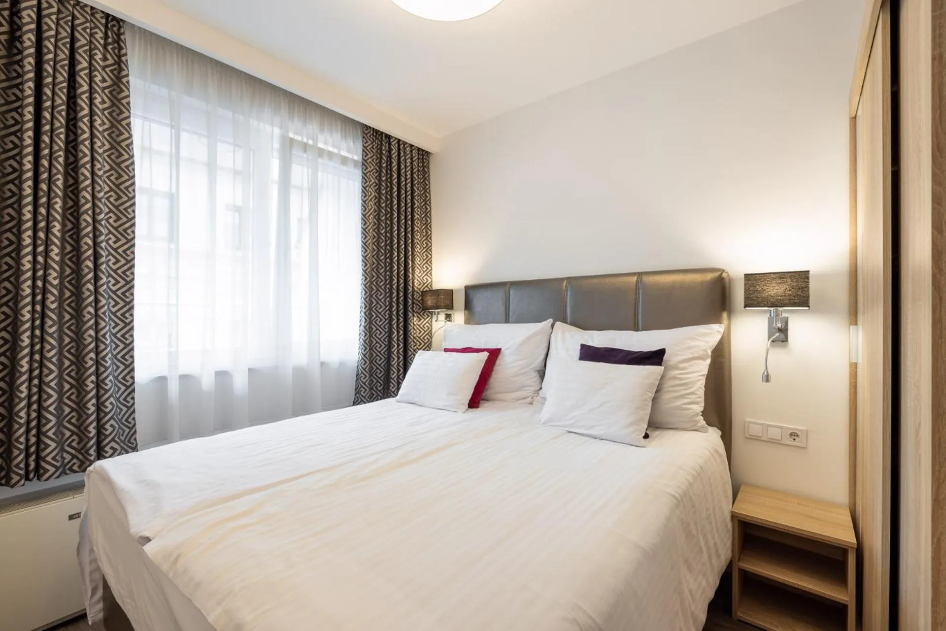 Bed in Silver Crown Hotel & Residence, Palace Quarter