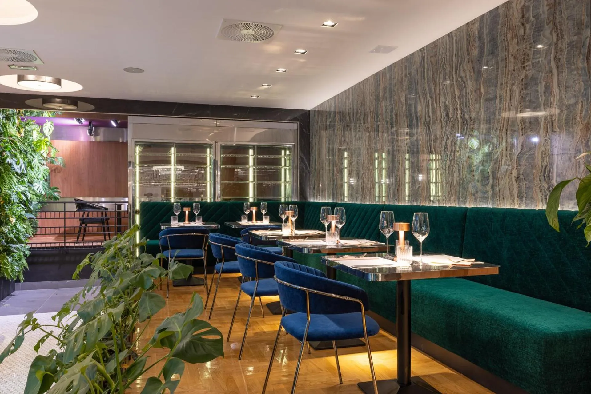 Dining area in Silver Crown Hotel & Residence, Palace Quarter